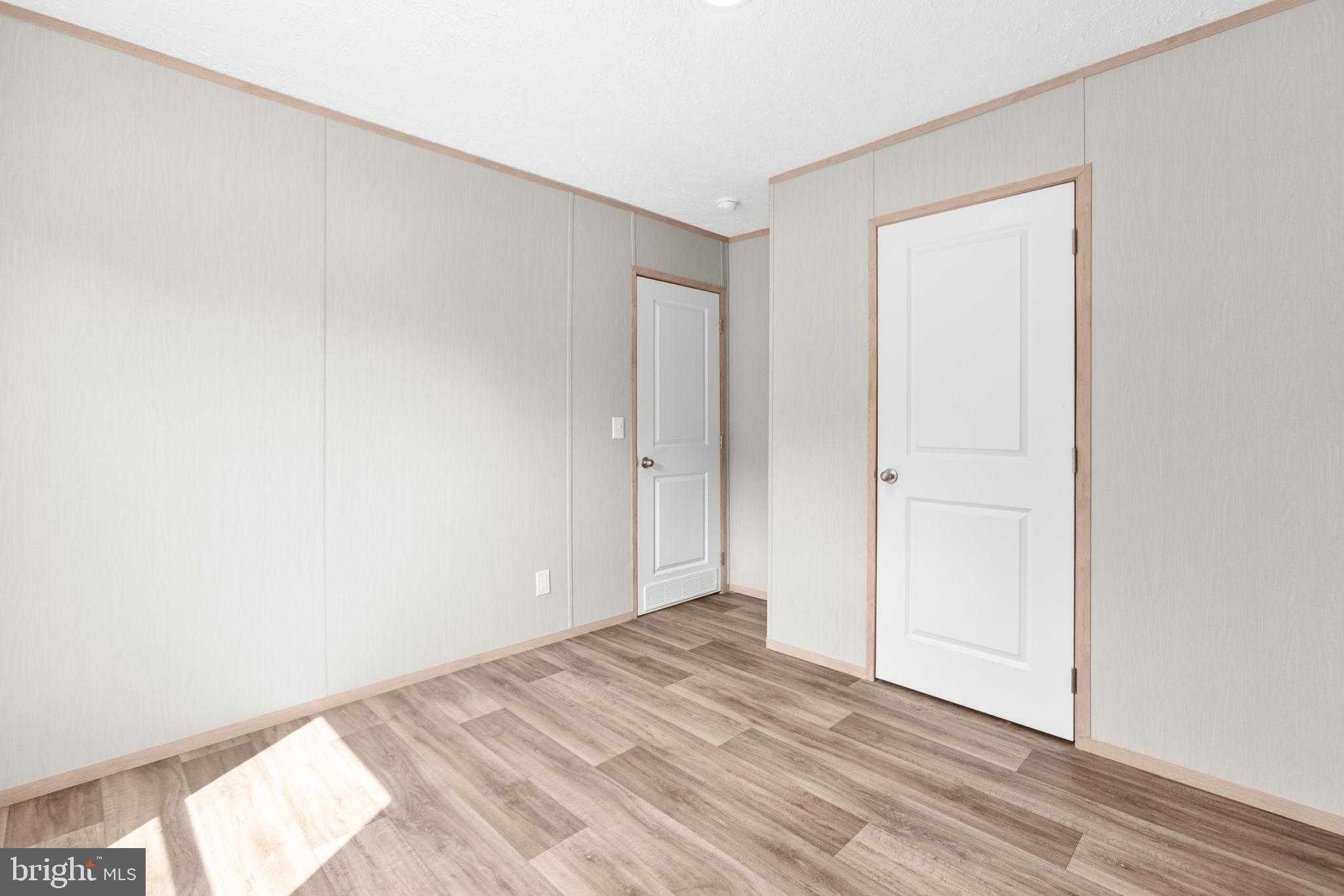 Moorefield Rd photo 22