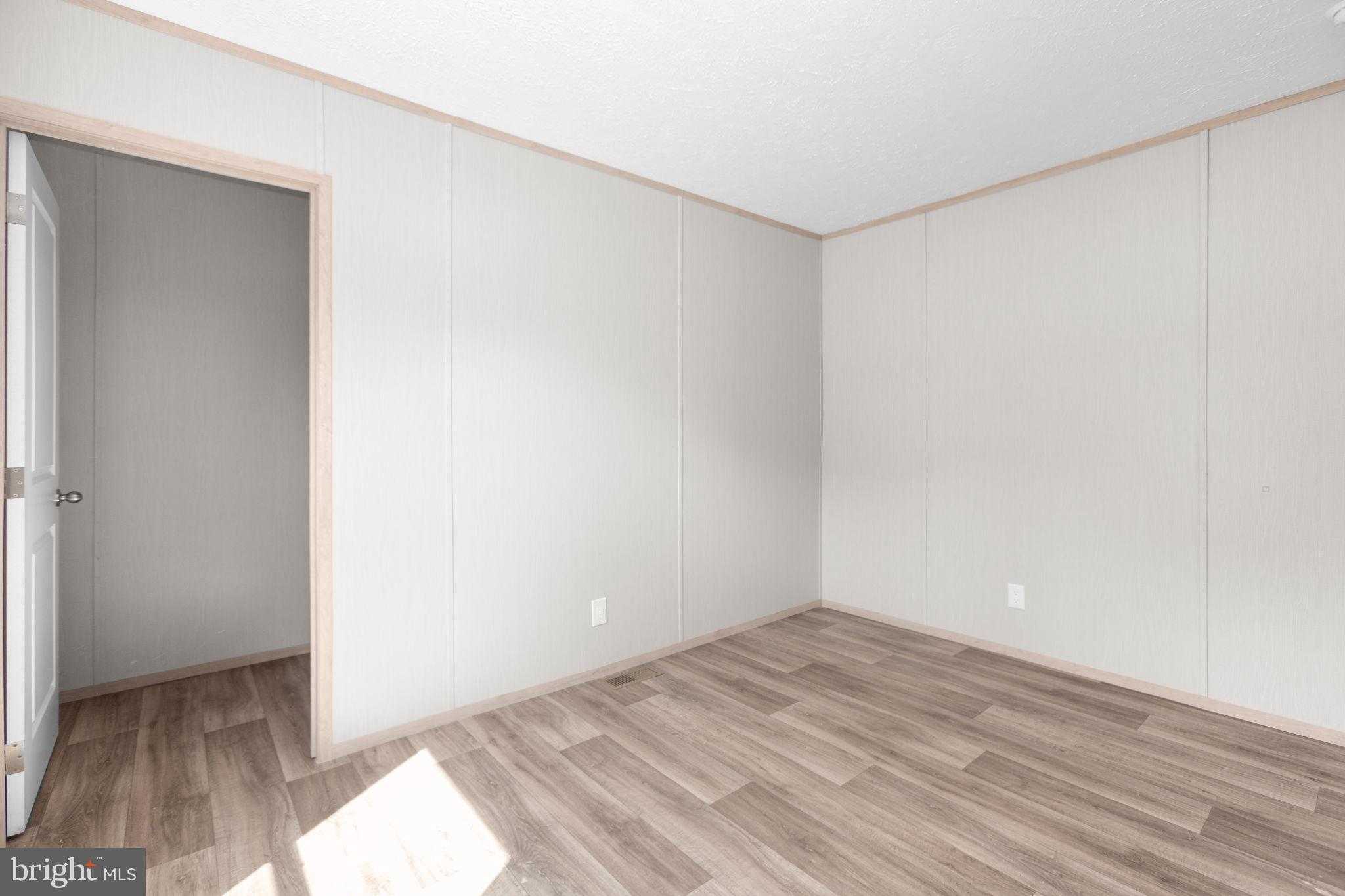 Moorefield Rd photo 26