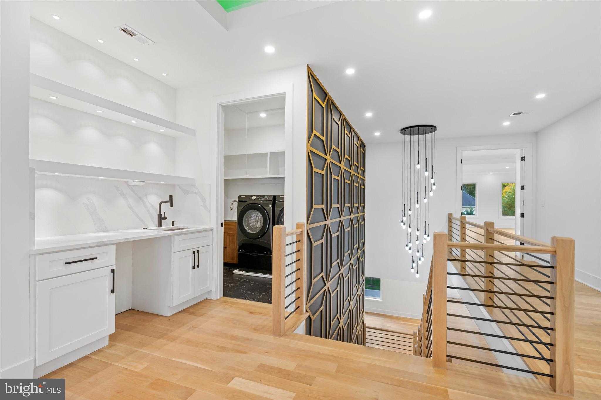 1832 Pimmit Dr photo 10