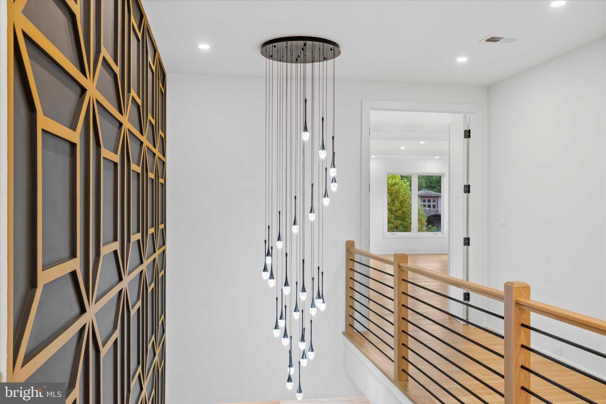 1832 Pimmit Dr photo 9