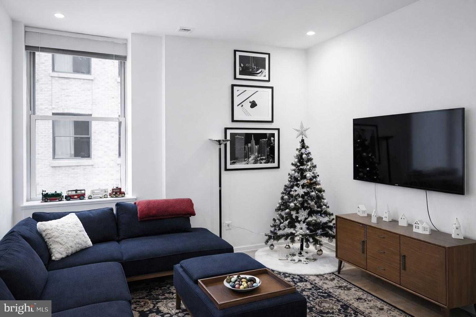 1600 Arch St Apt 1602 photo 2