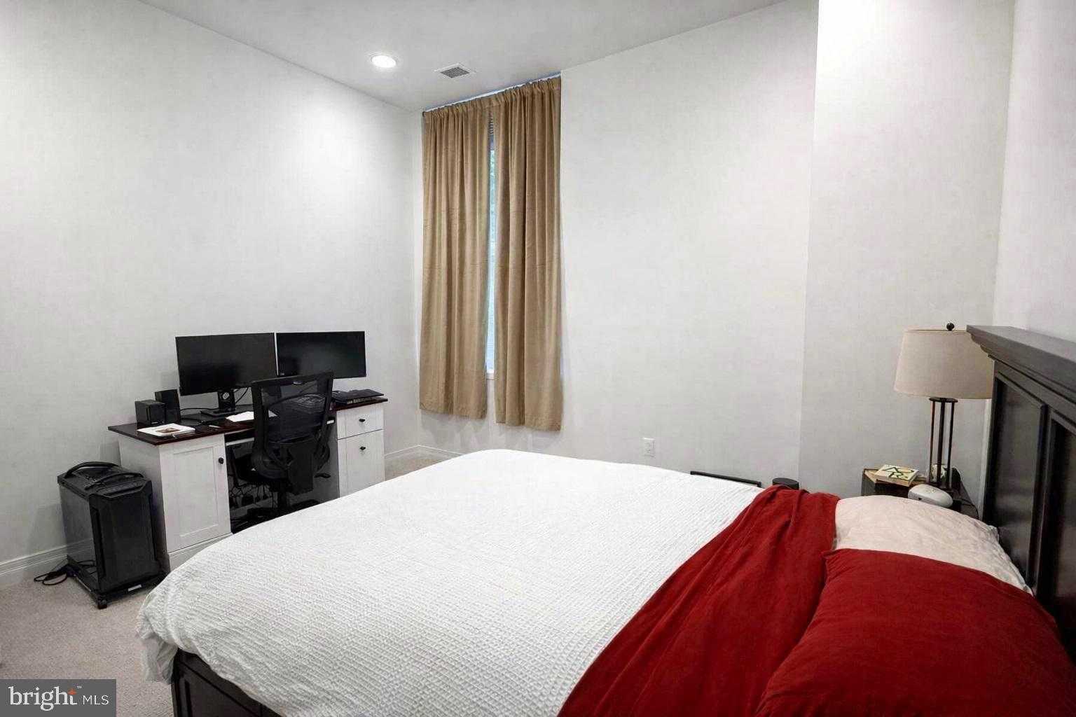 1600 Arch St Apt 1602 photo 9