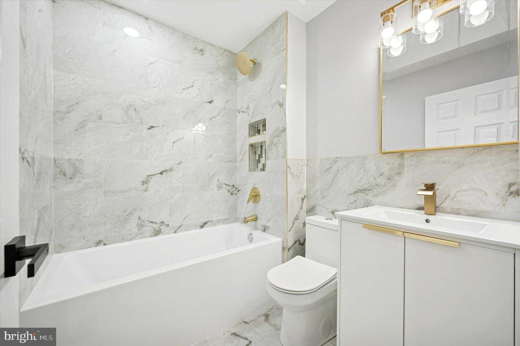 6866 N 19th St photo 19