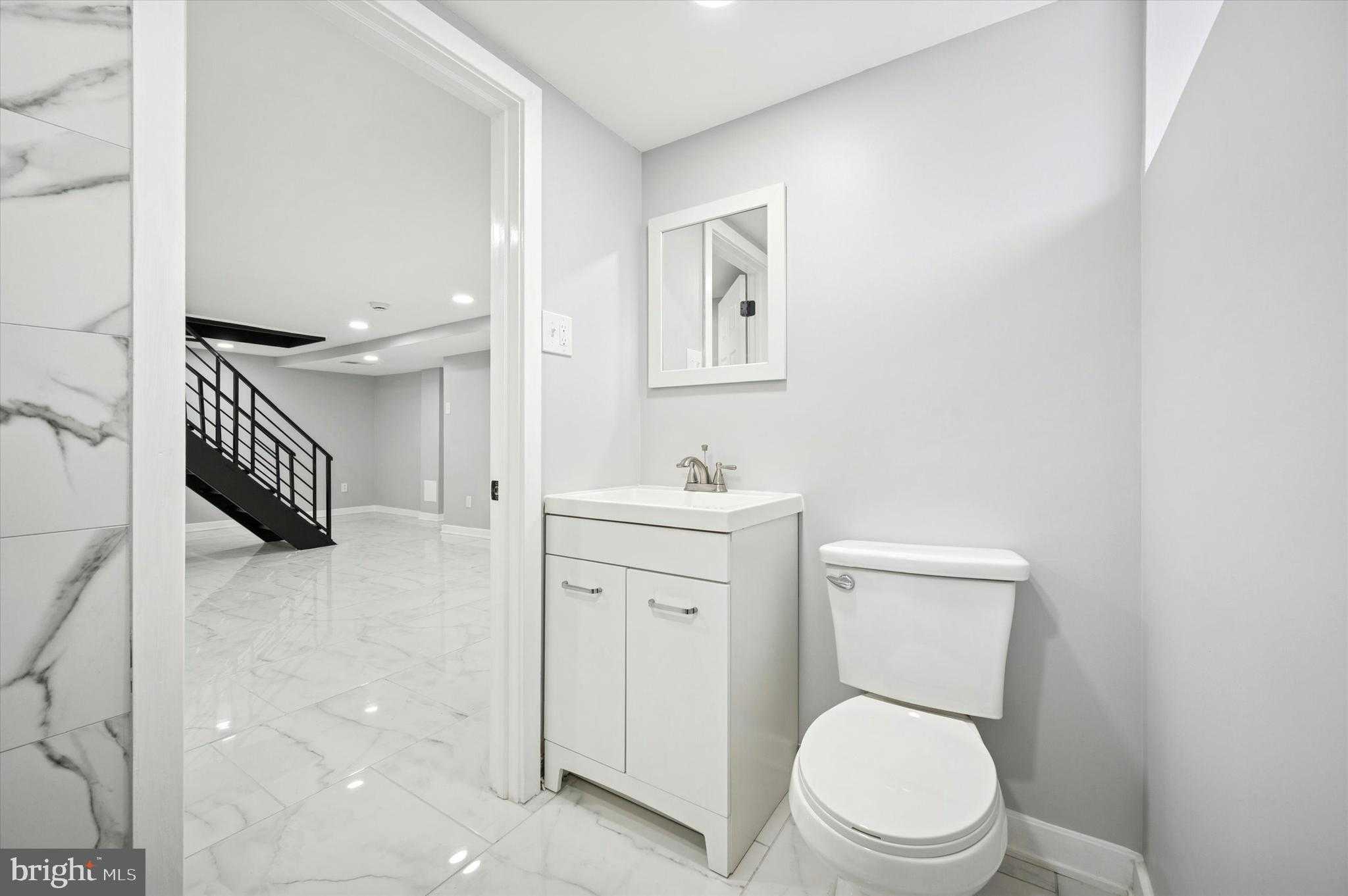 6866 N 19th St photo 24