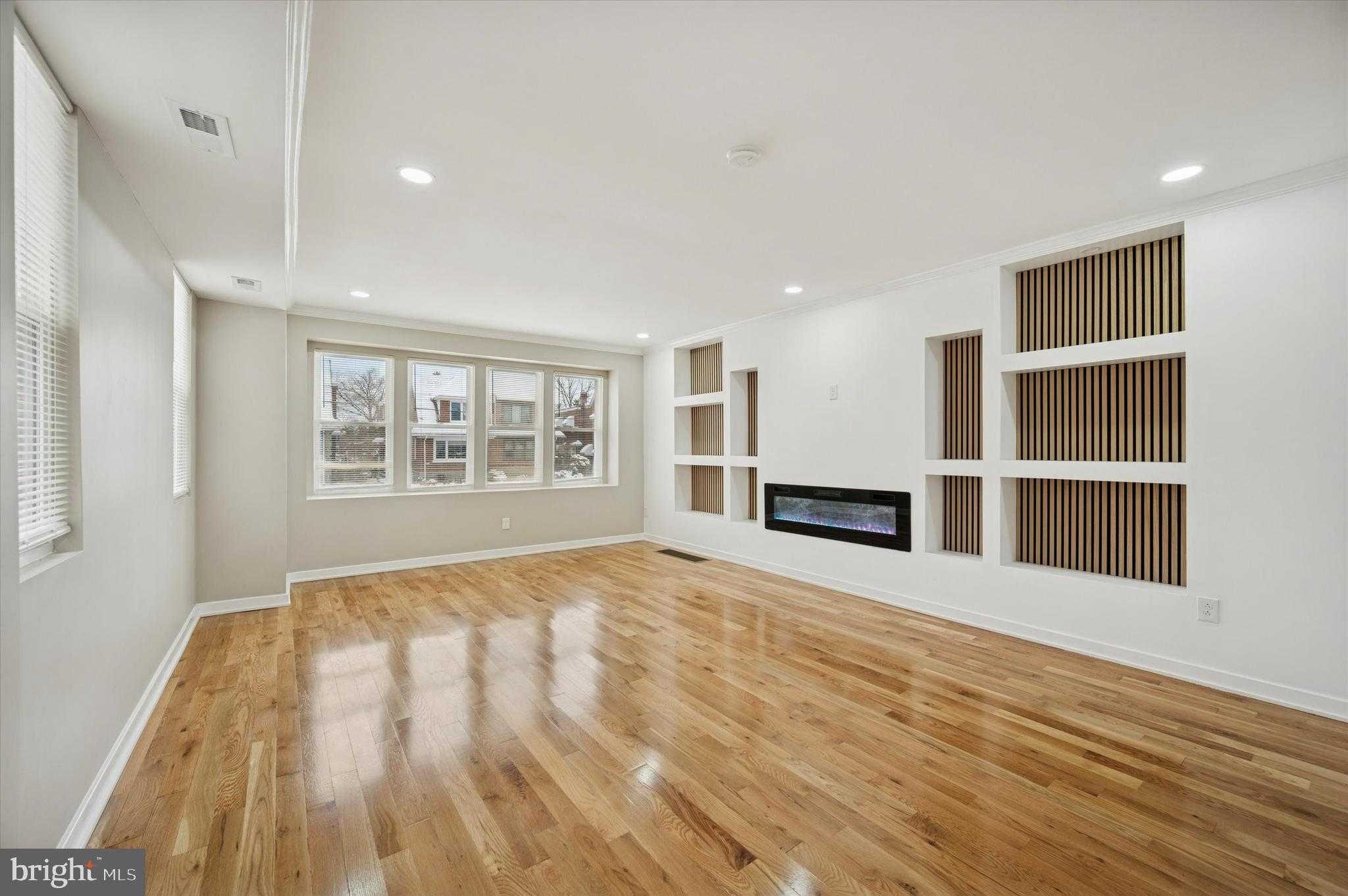 6866 N 19th St photo 5