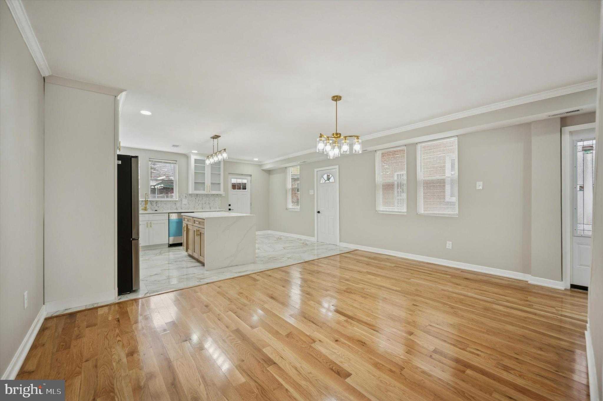 6866 N 19th St photo 9