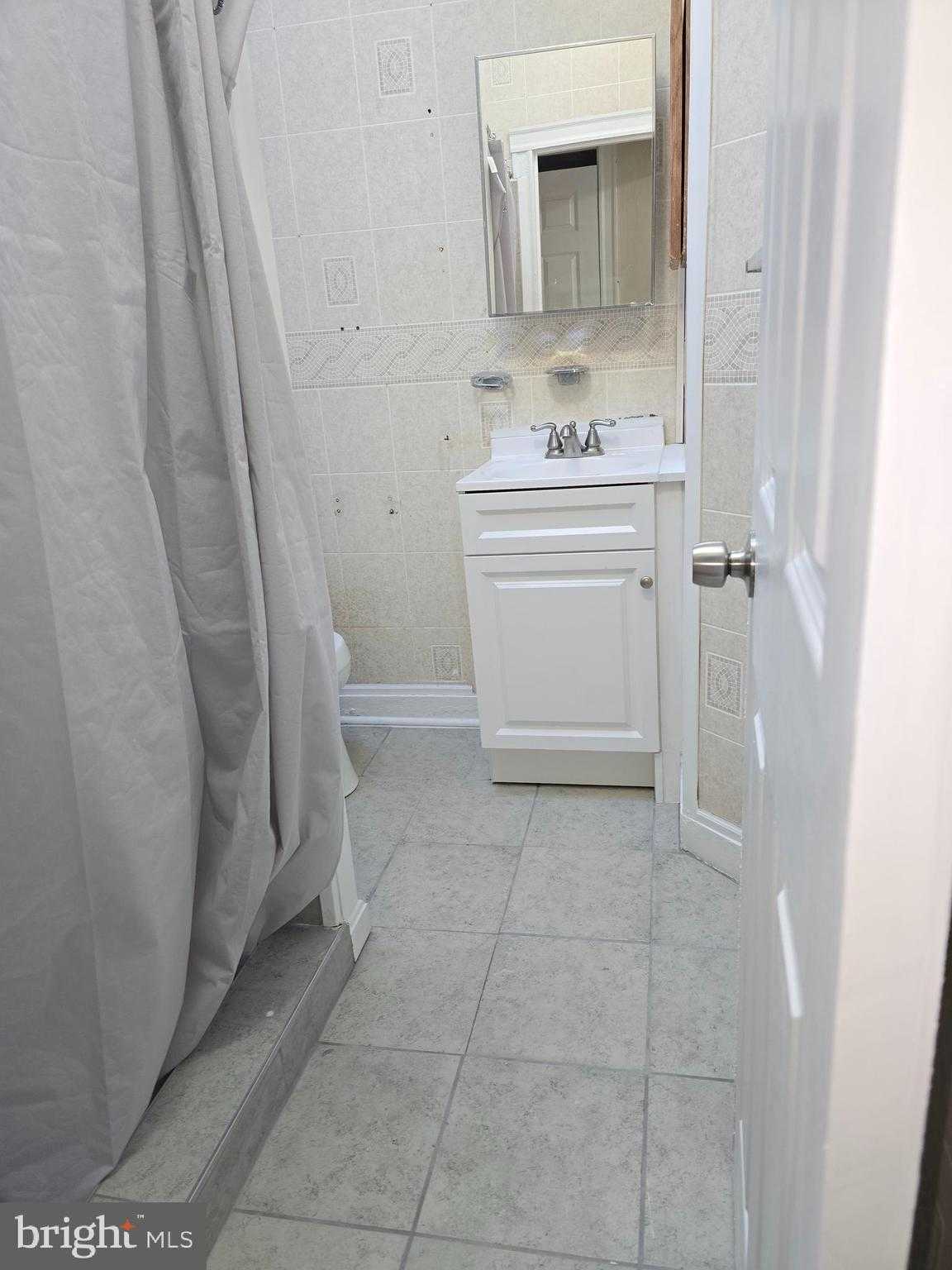 1711 Homestead St photo 16