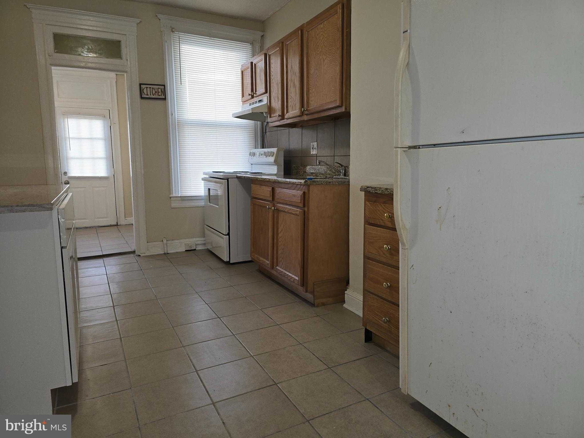 1711 Homestead St photo 7