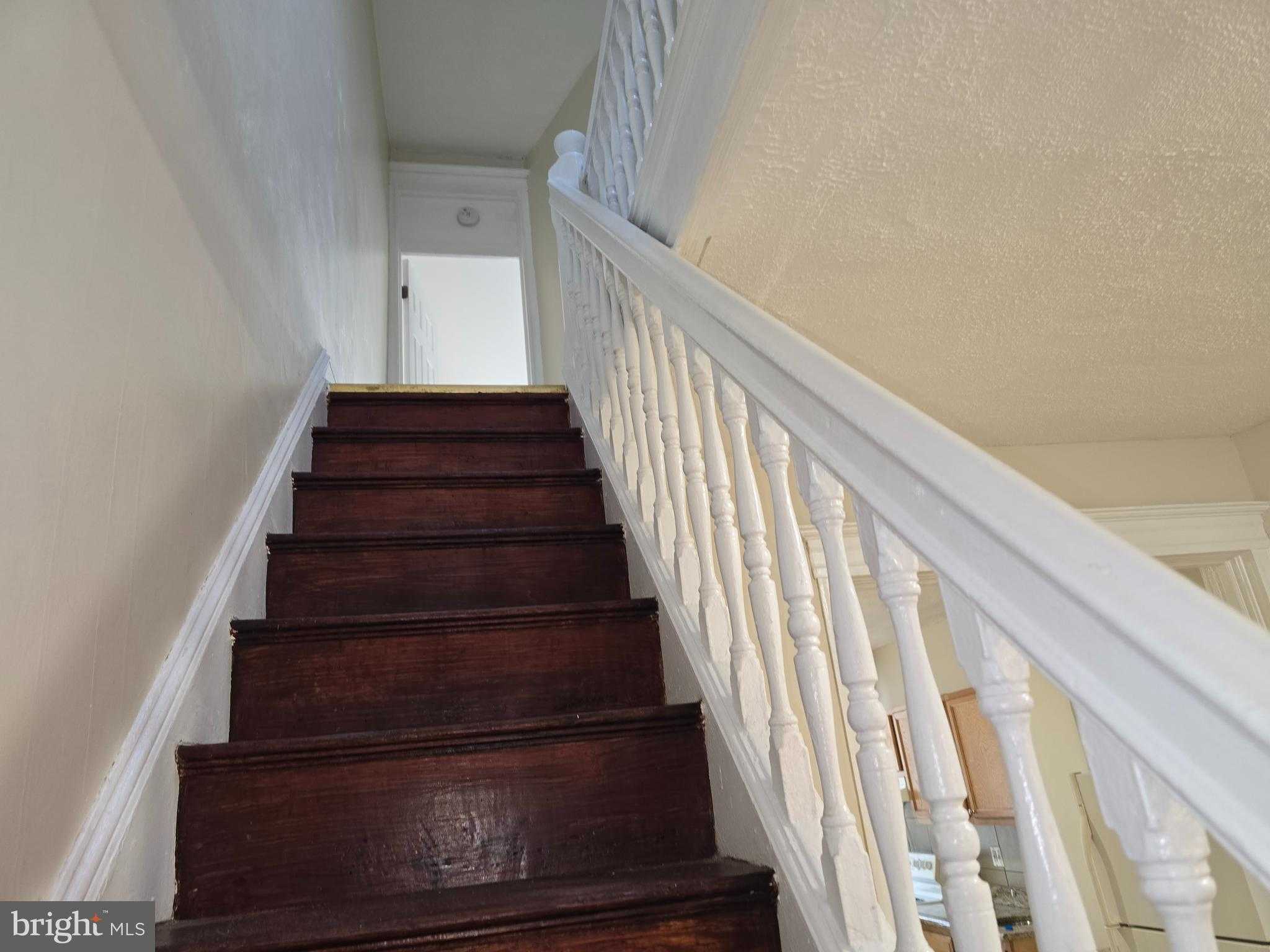 1711 Homestead St photo 9