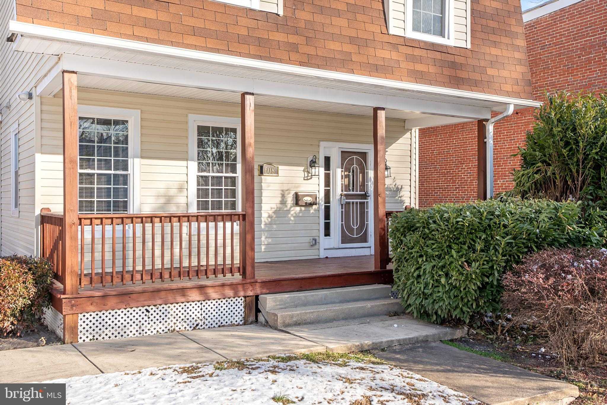 608 Harwood Ave photo 4