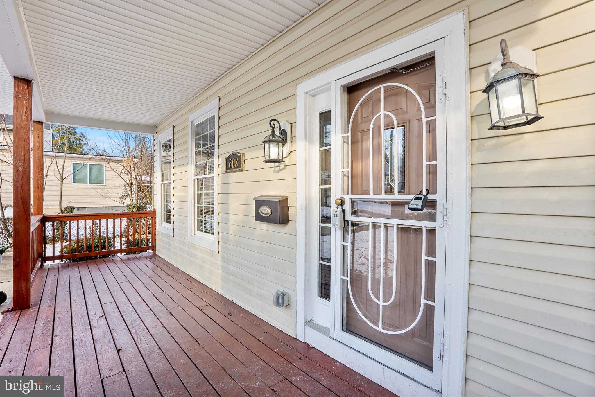 608 Harwood Ave photo 7