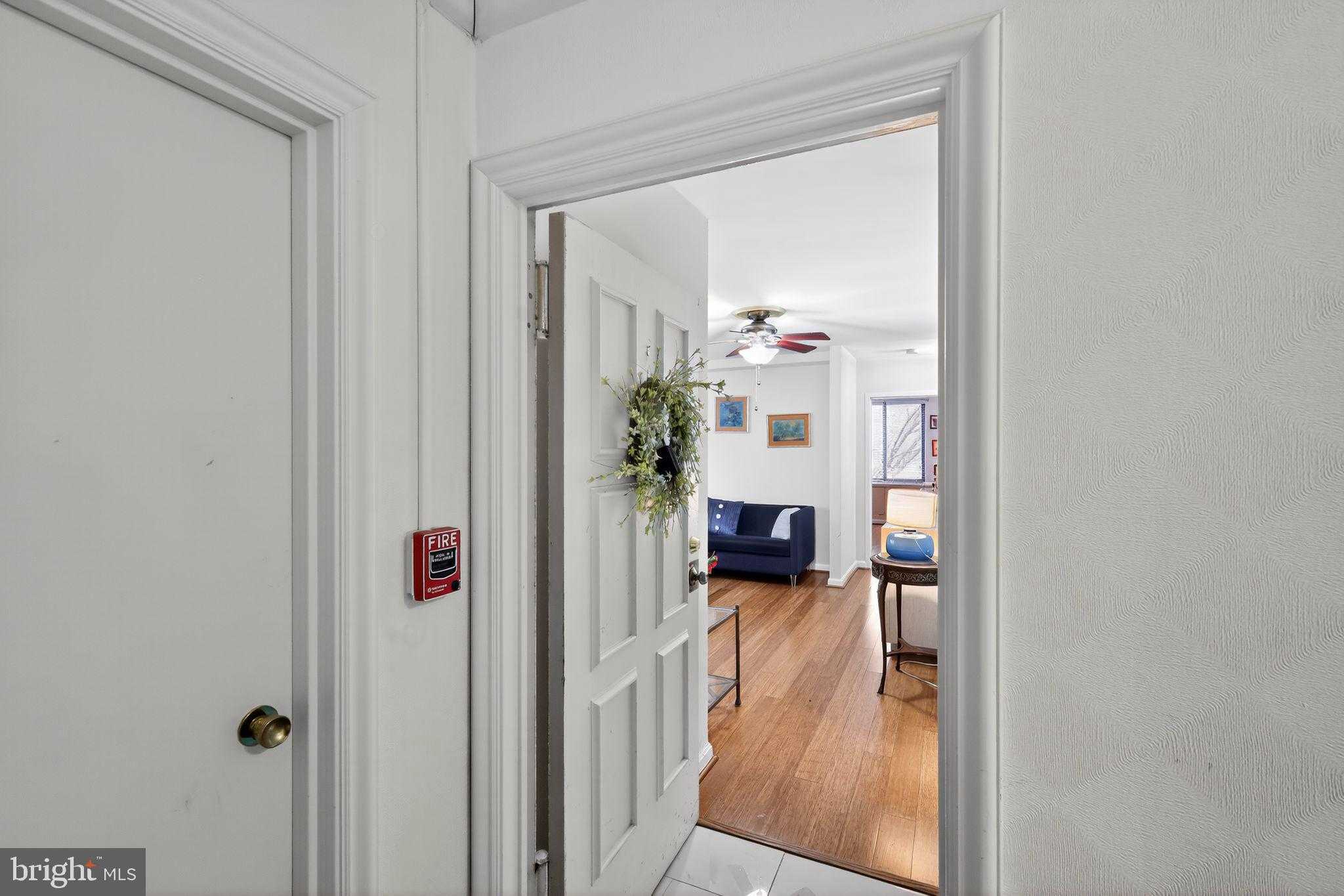 1121 Arlington Blvd Apt 706 photo 3