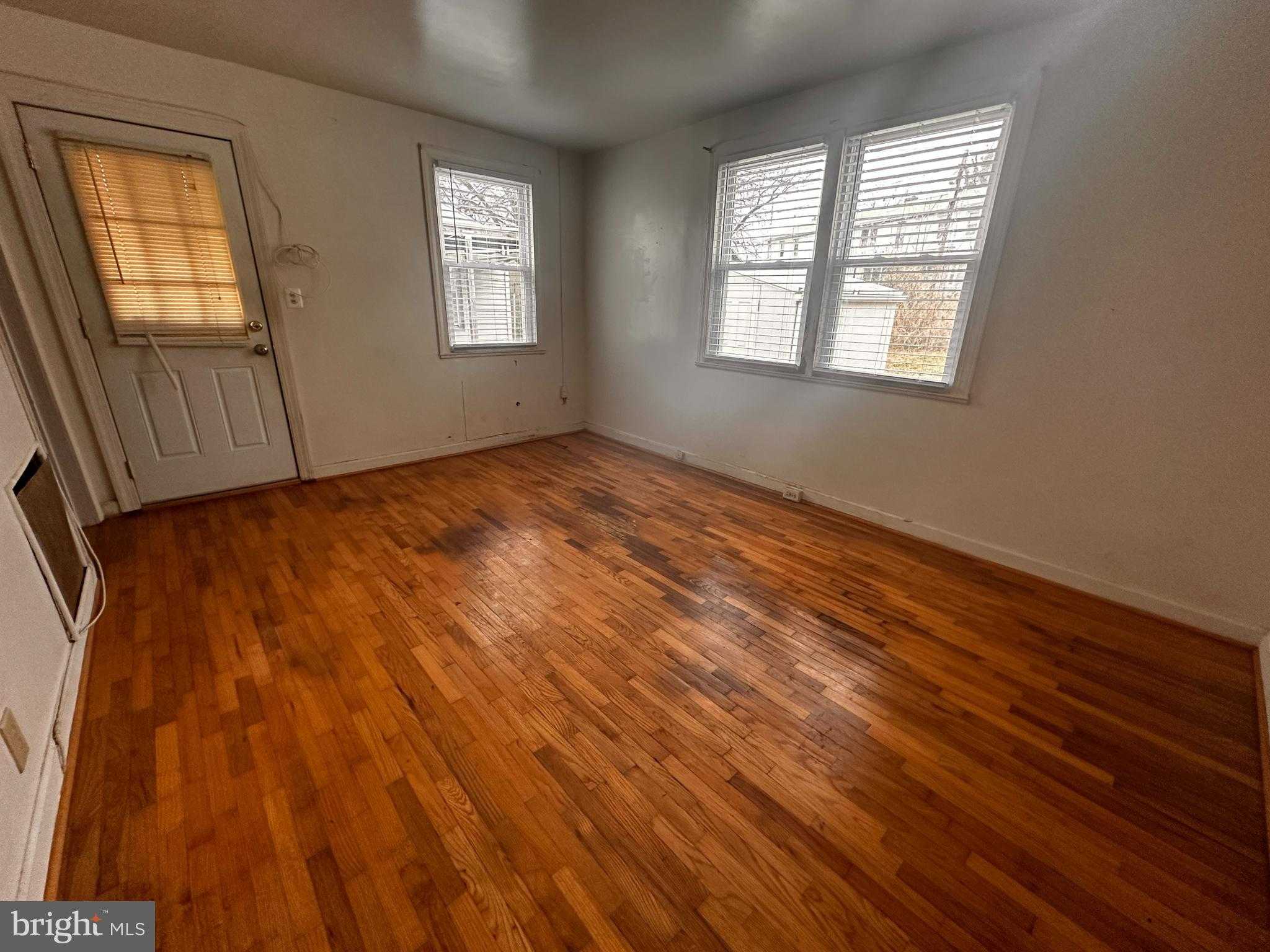 4824 Orville Ave photo 9