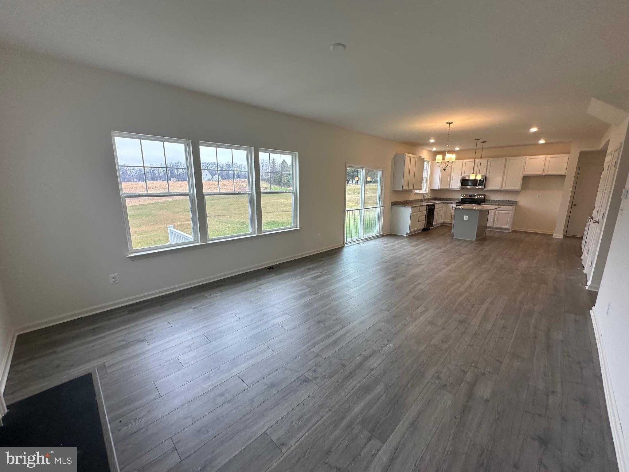 9 Bentley CT photo 34