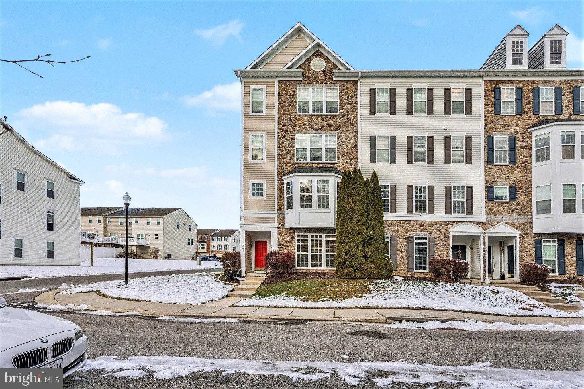 1670 Mohegan Dr Unit B photo 2