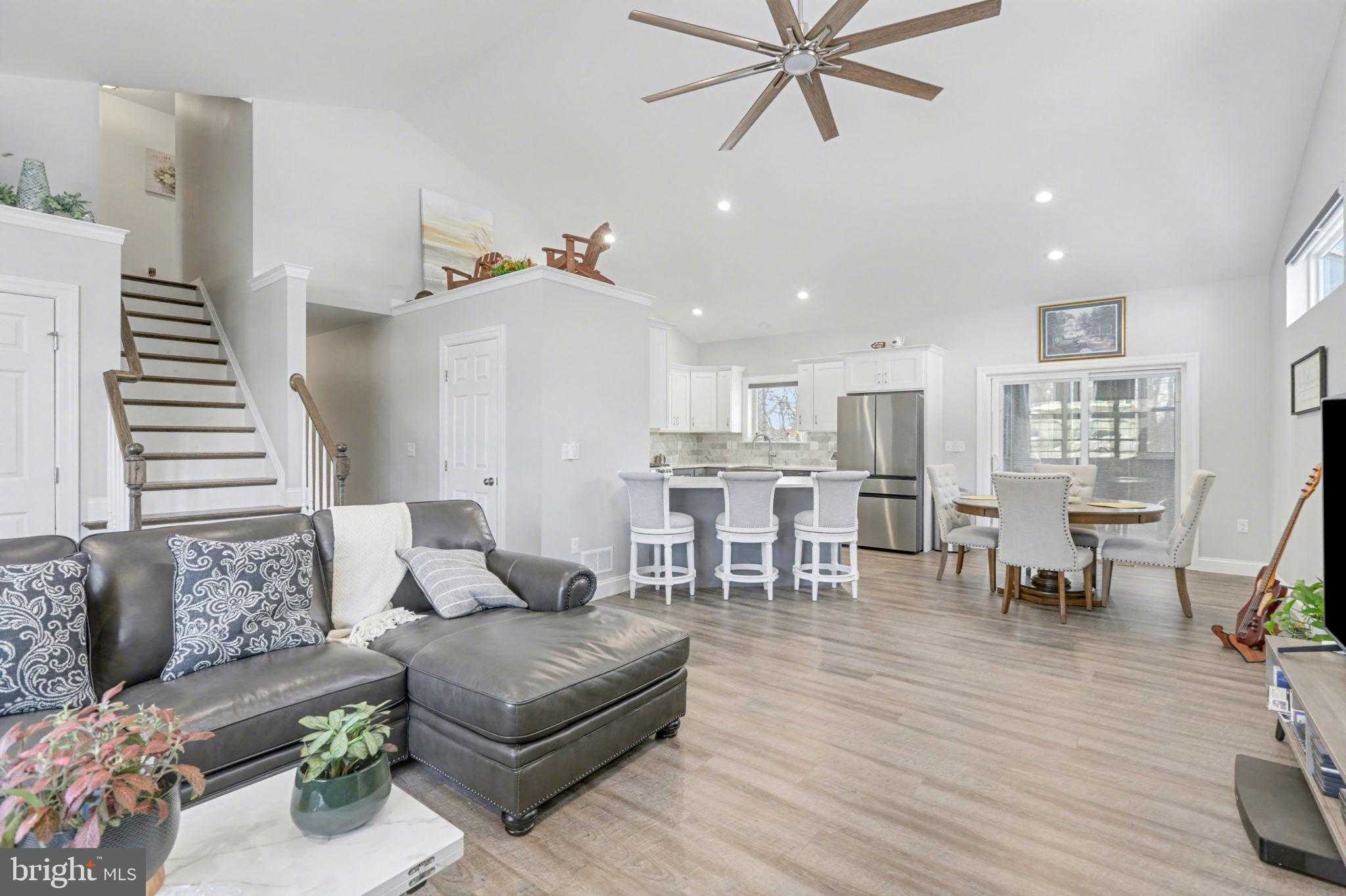 461 Kelker St photo 6