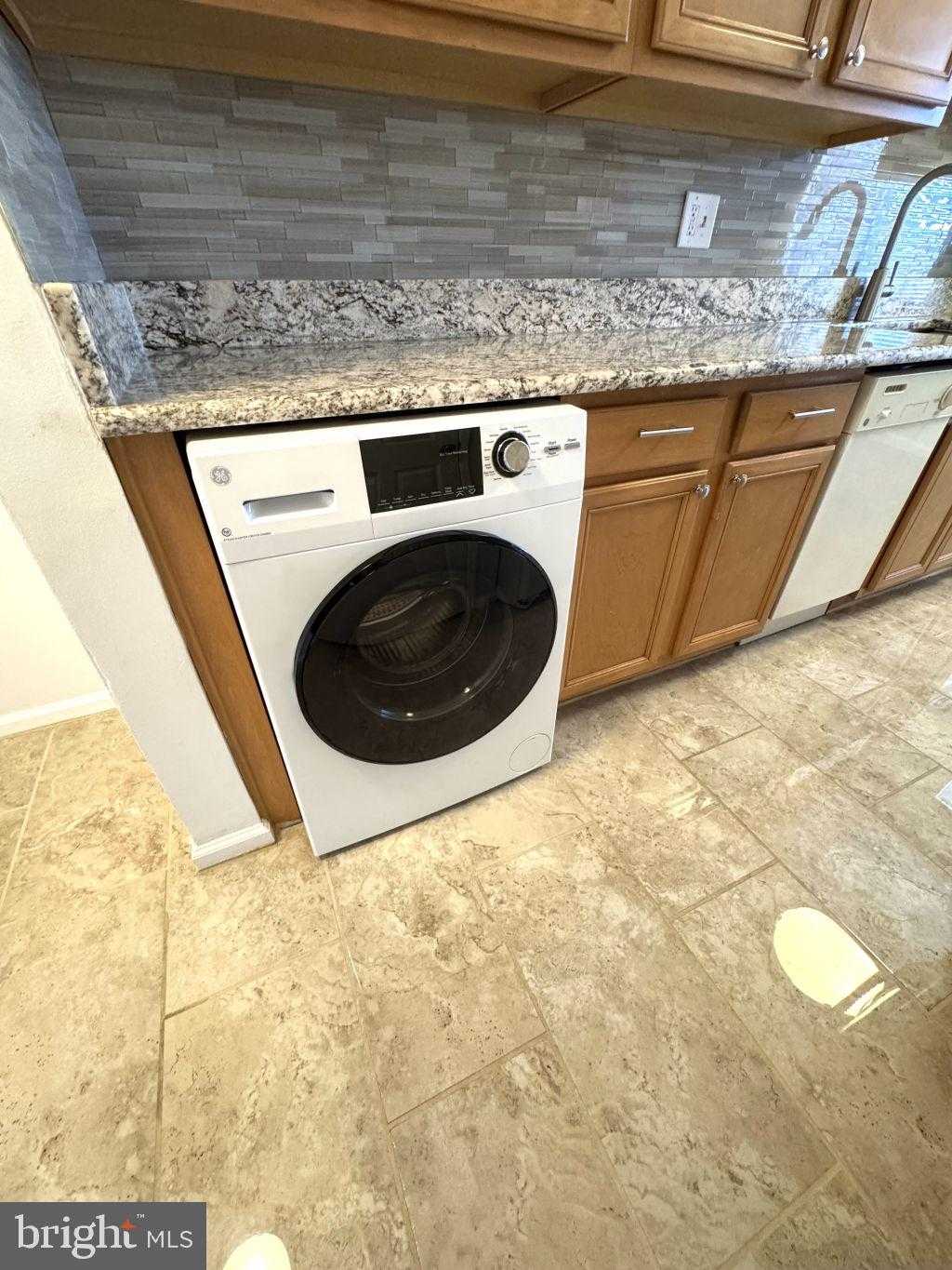 1805 William St photo 2