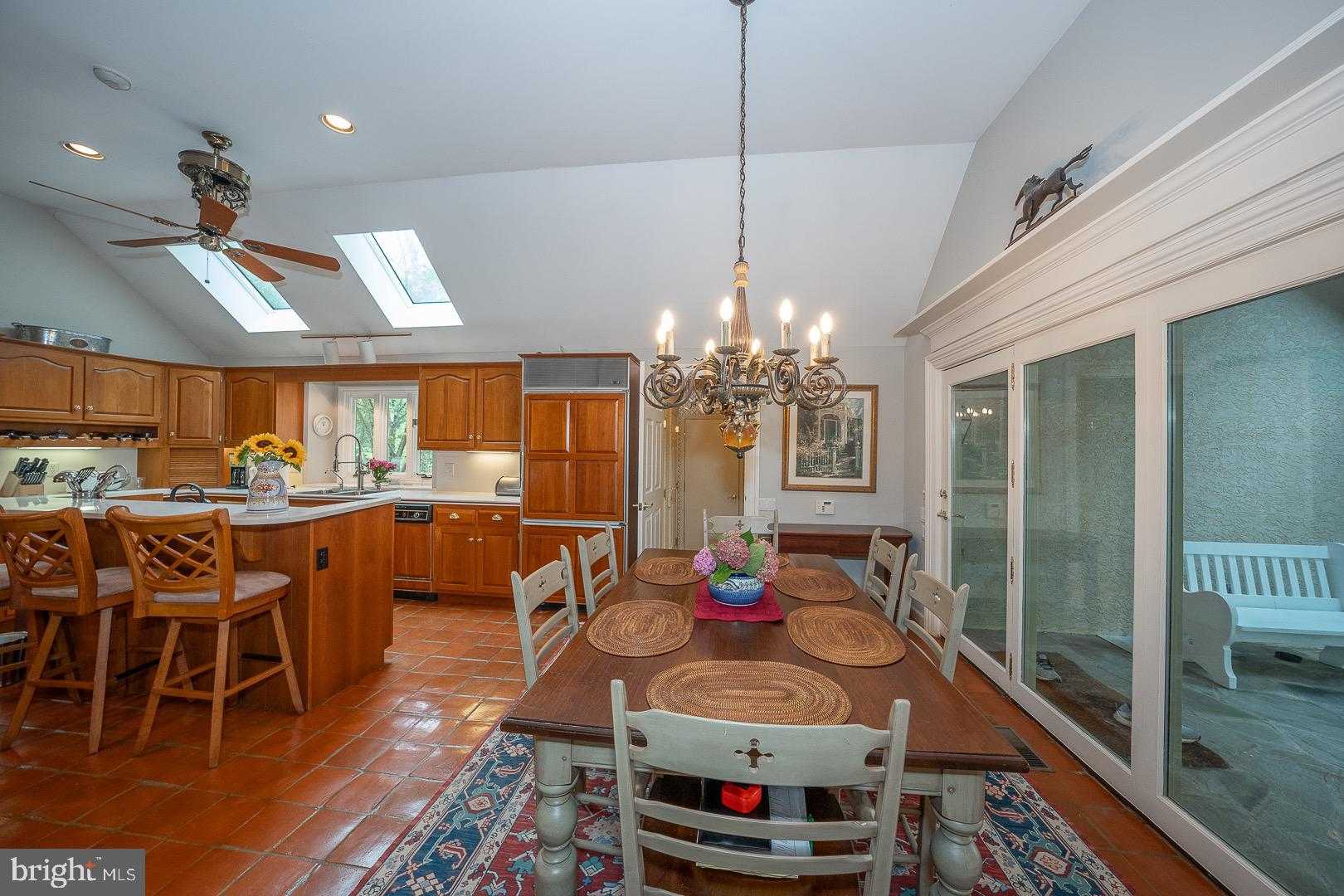 769 S Warren Ave photo 28