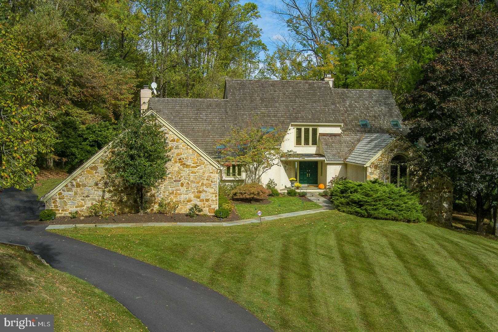 769 S Warren Ave photo 4