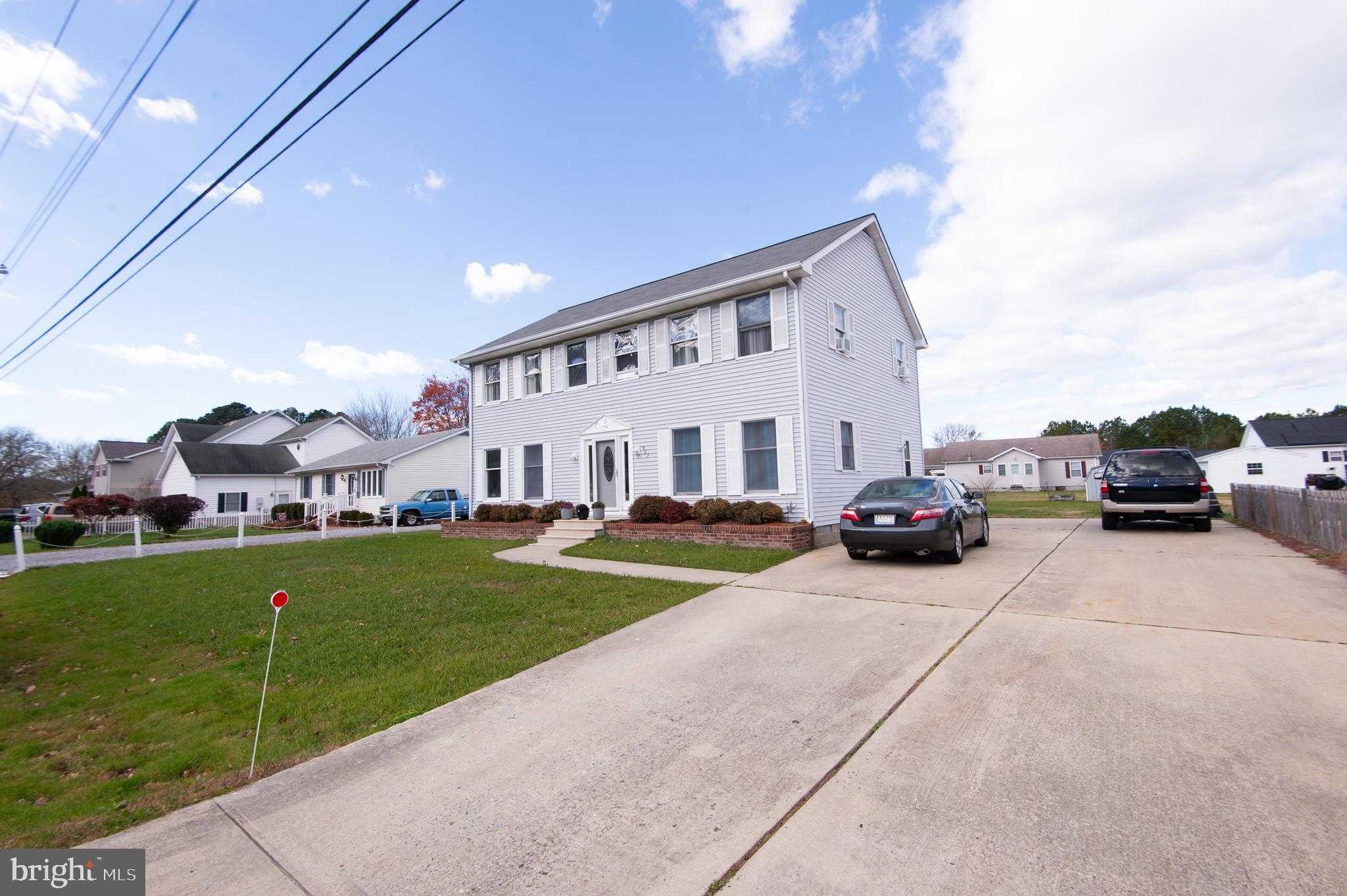 807 Bayly Rd photo 3