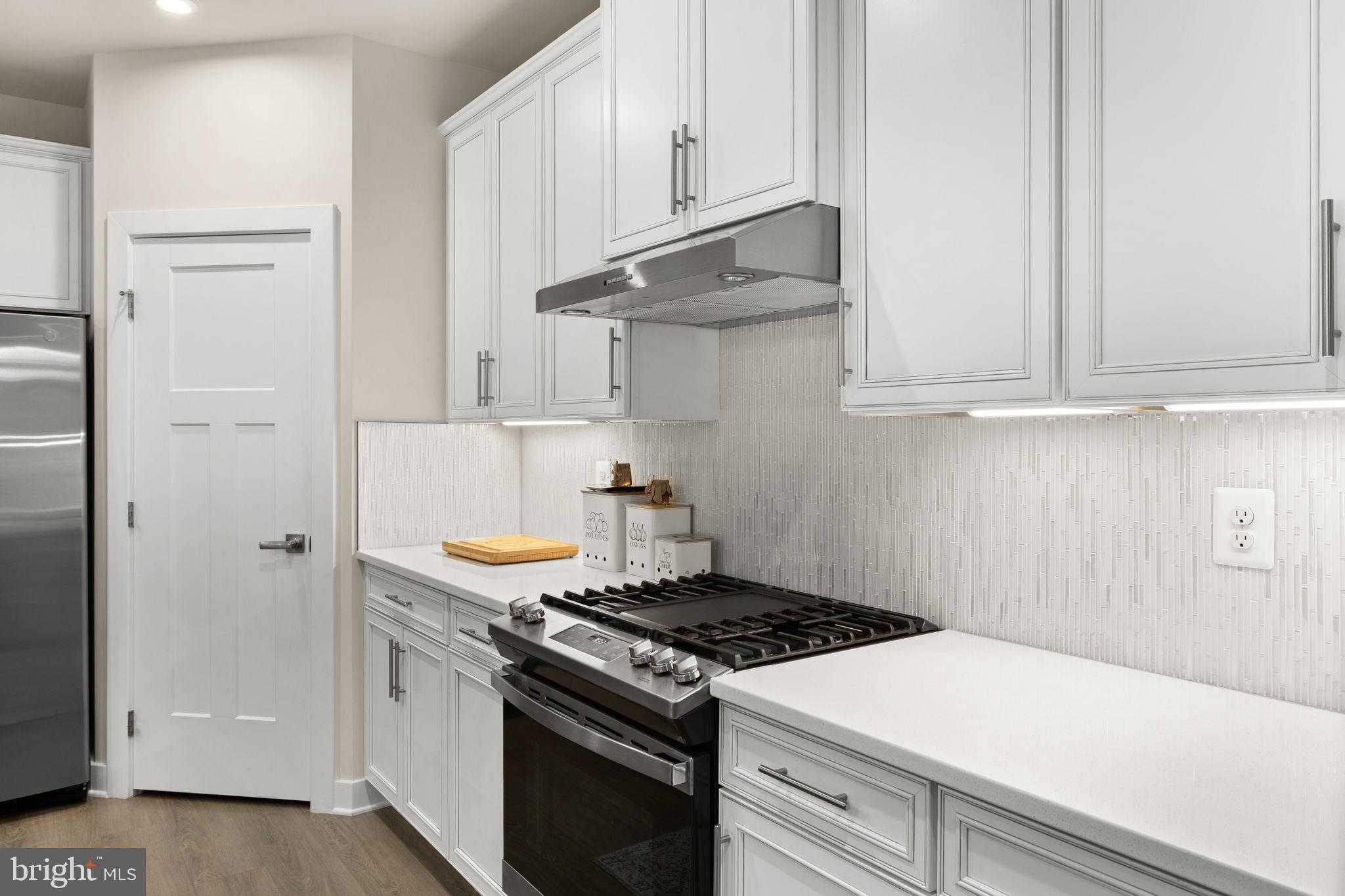 8612 Sylvannah Dr photo 10