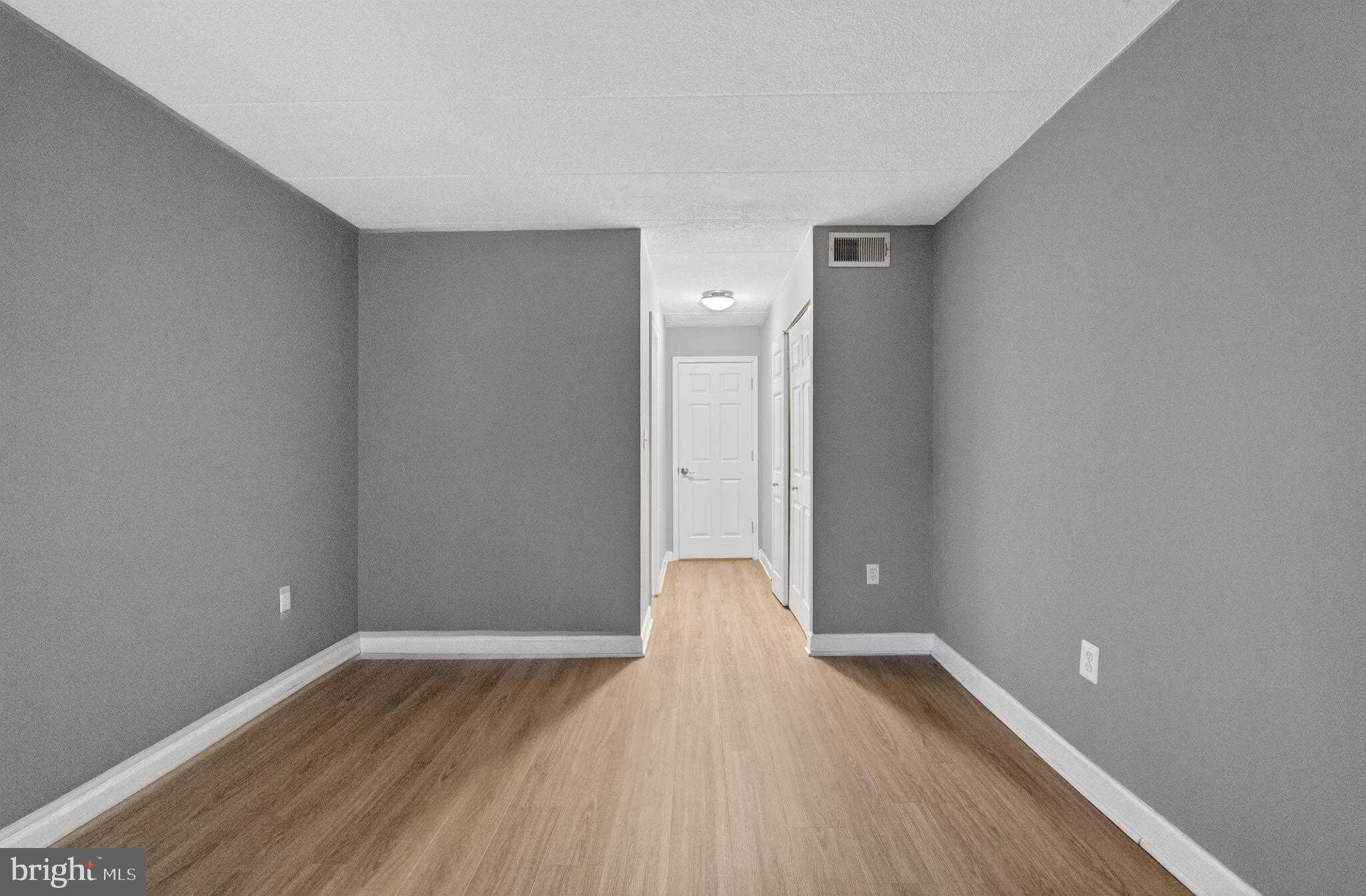 3301 Hewitt Ave Apt 403 photo 2