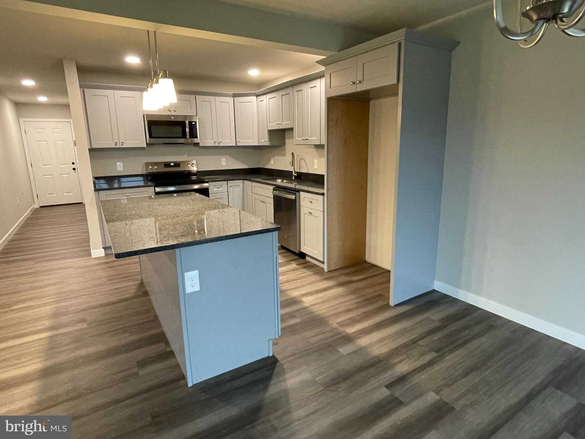 6179 Rizzuto Way photo 4