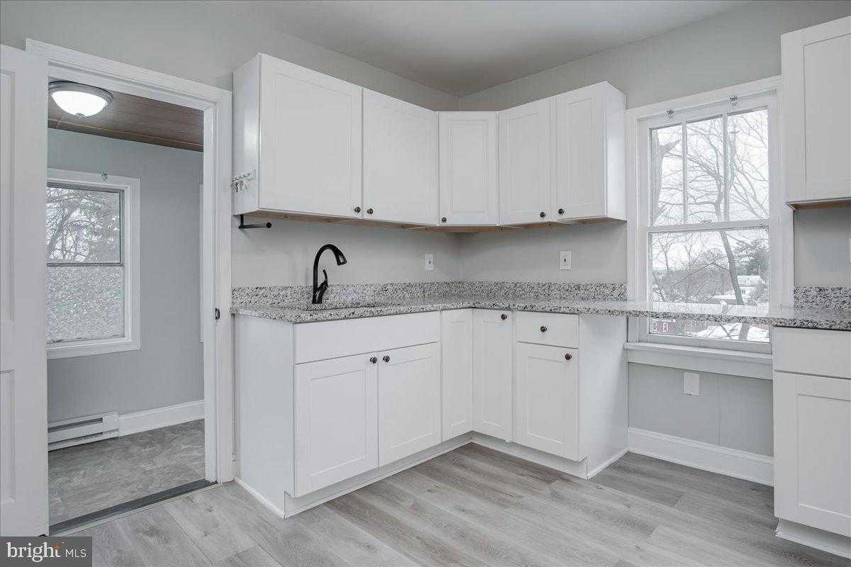 214 Mount Airy Ave photo 10