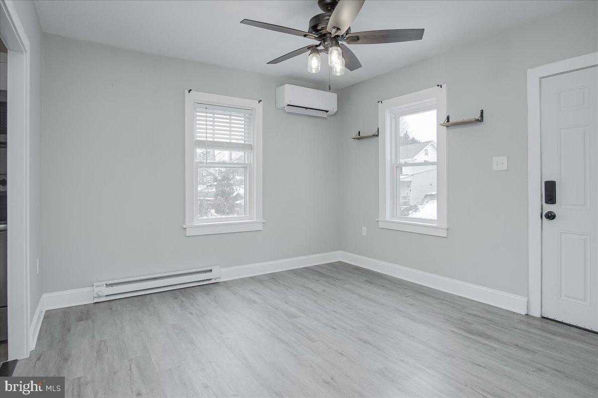 214 Mount Airy Ave photo 6