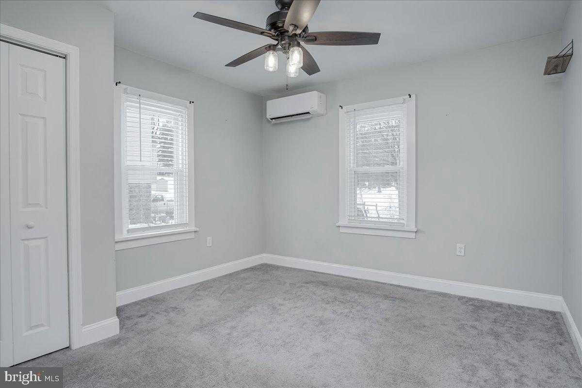 214 Mount Airy Ave photo 9