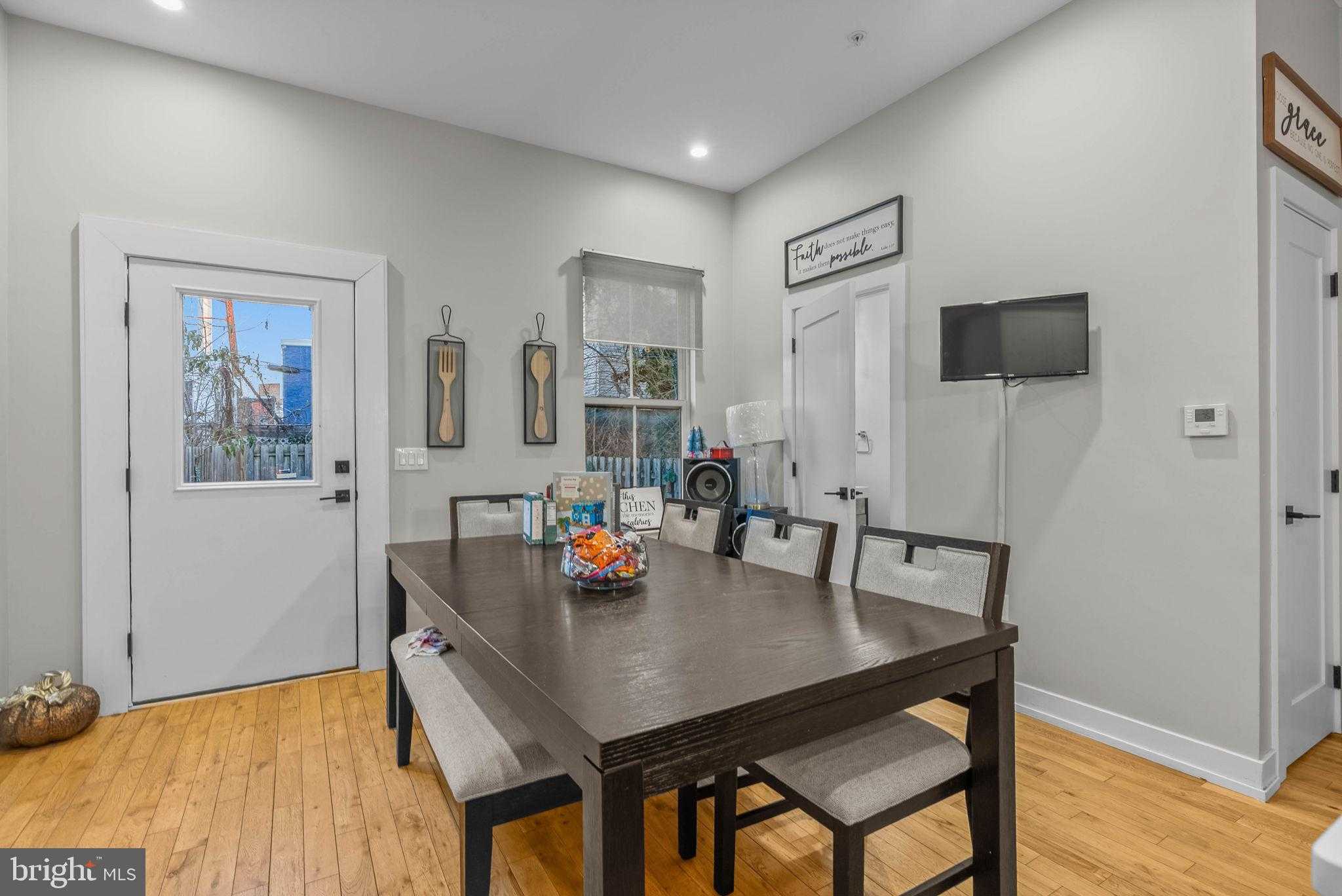 1517 N 27th St photo 10