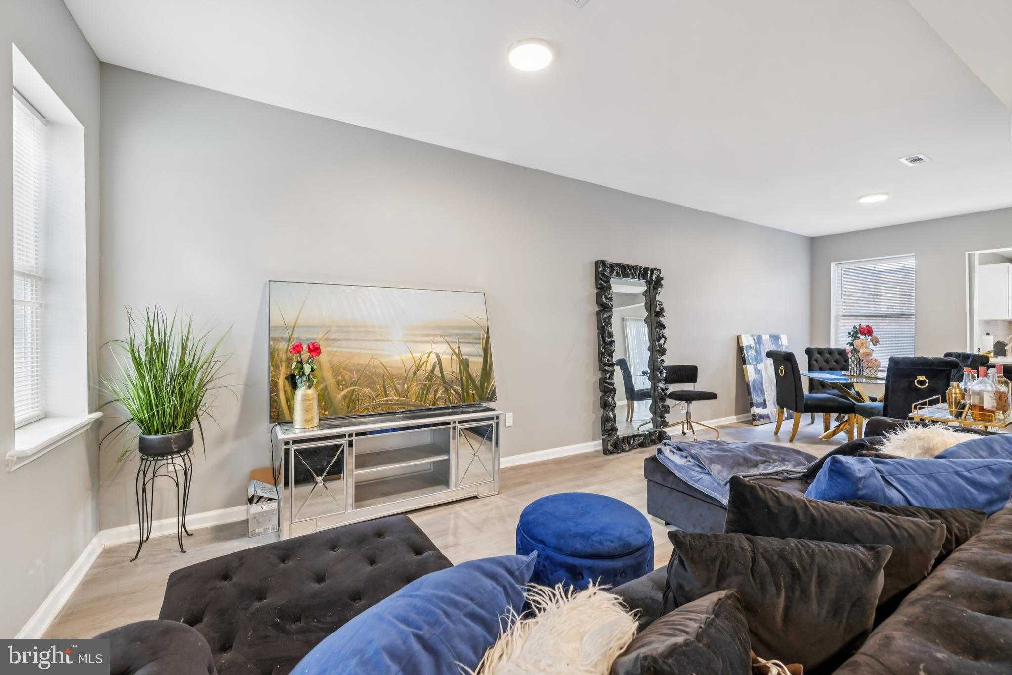 2820 Brighton St photo 8