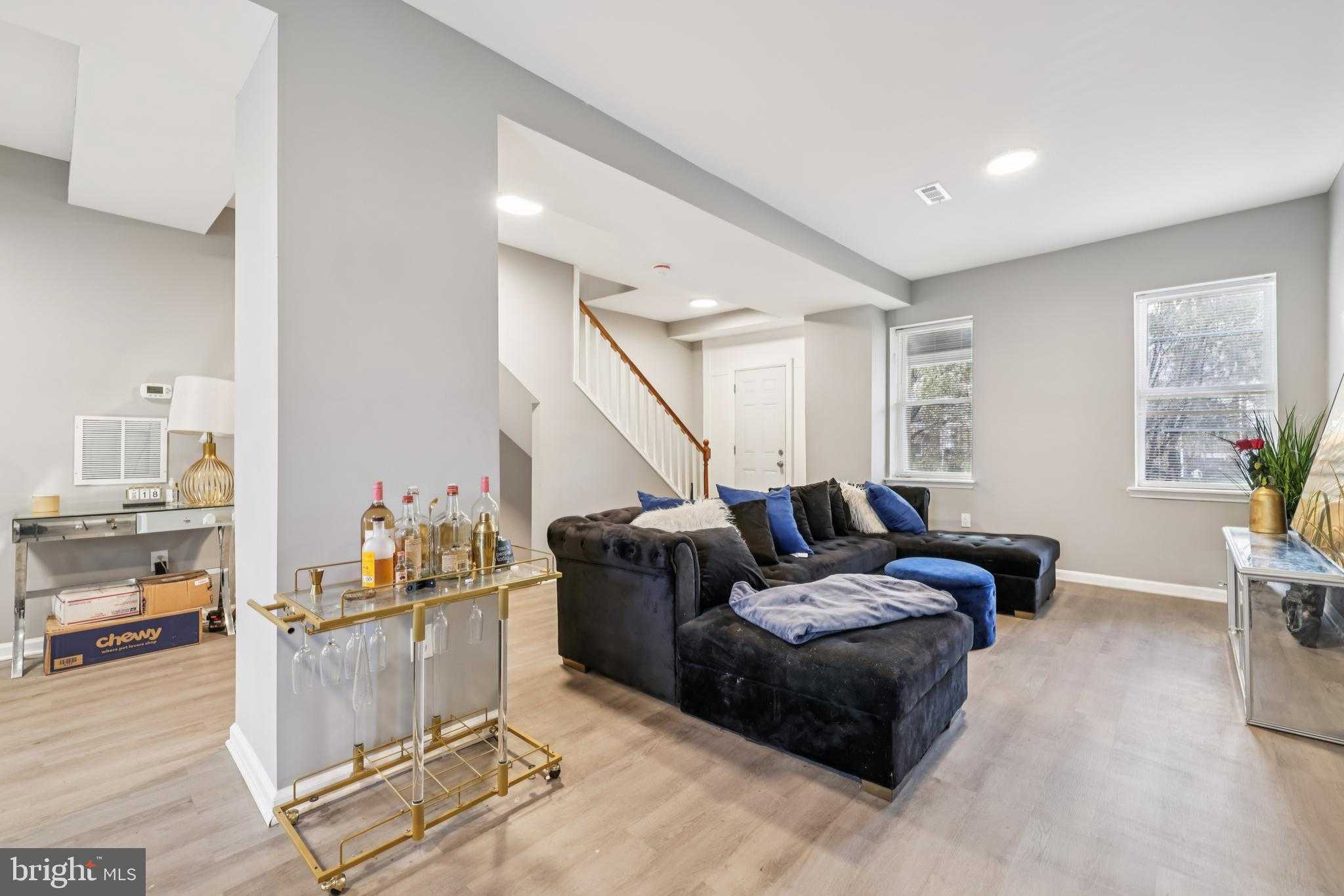 2820 Brighton St photo 9