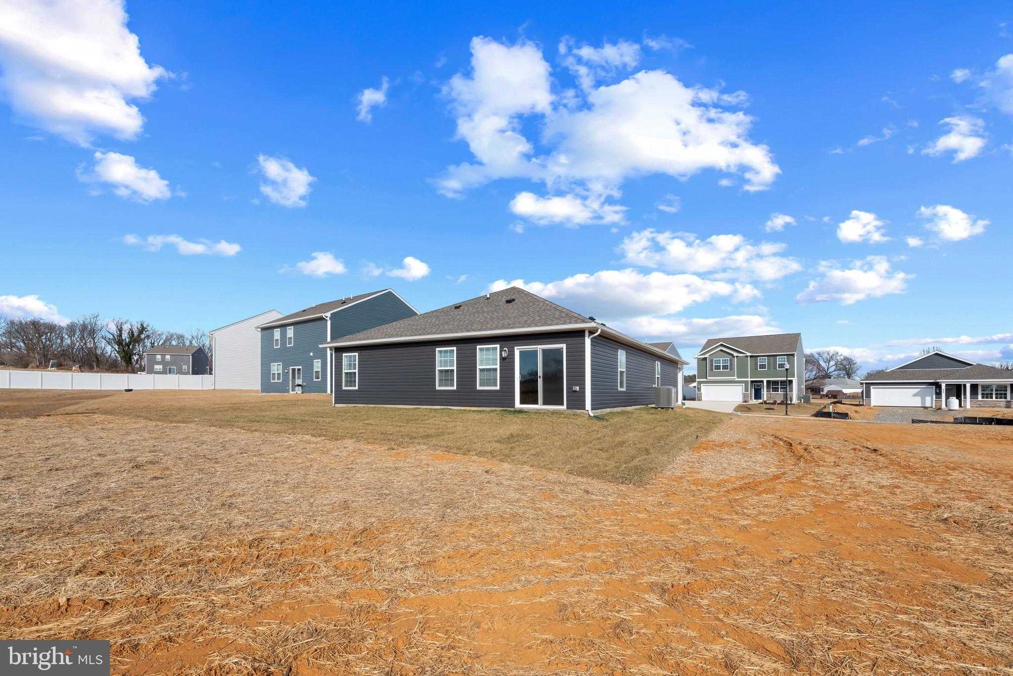 645 Armstrong Ave photo 35