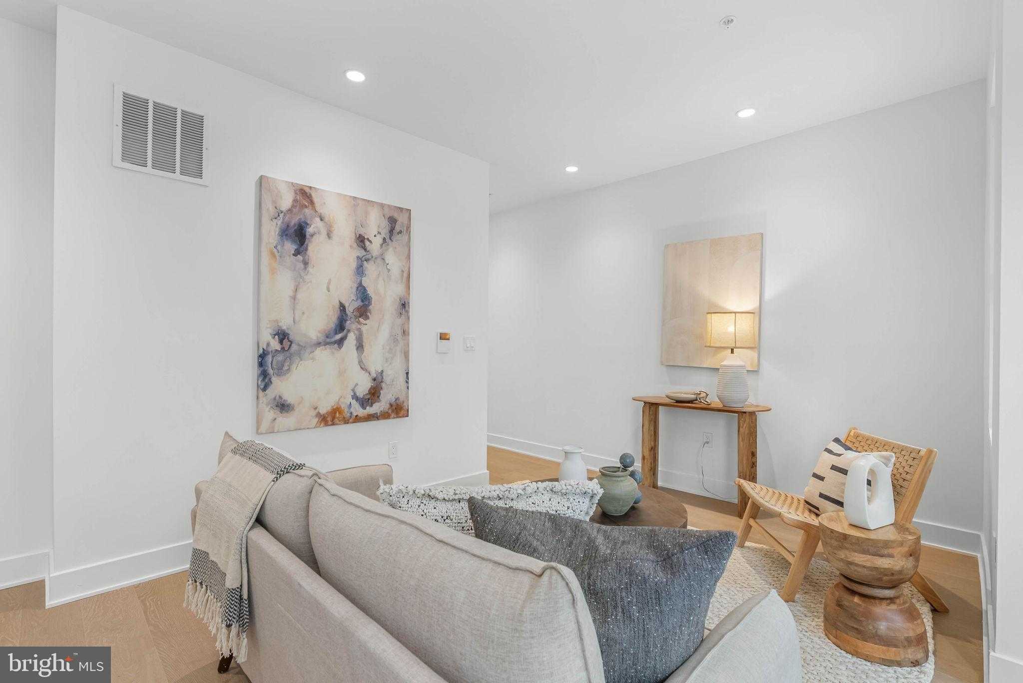 635 N 7th St photo 8