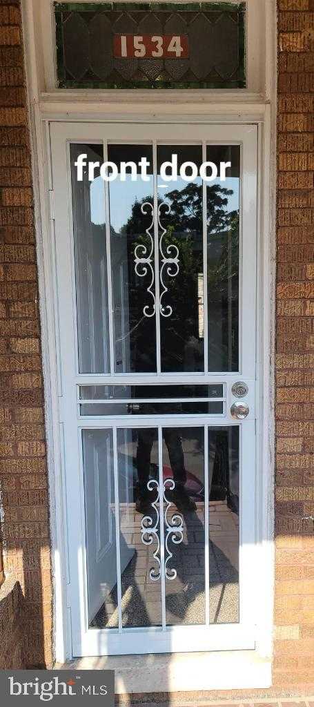 1534 Poplar Grove St photo 2