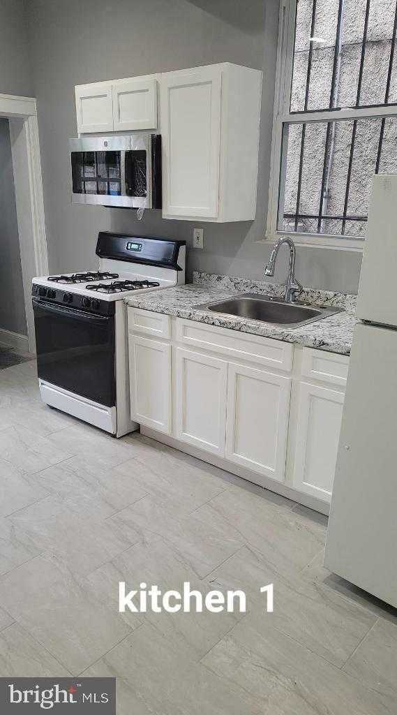 1534 Poplar Grove St photo 7