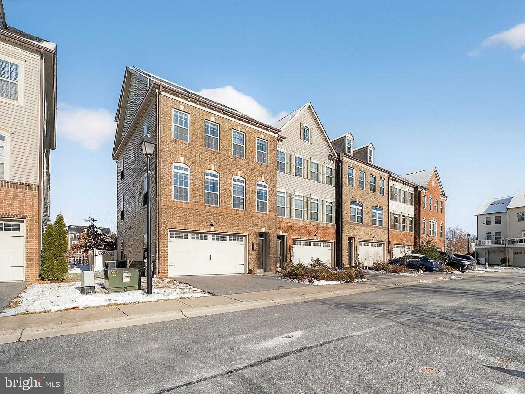 2914 Middleham CT photo 2