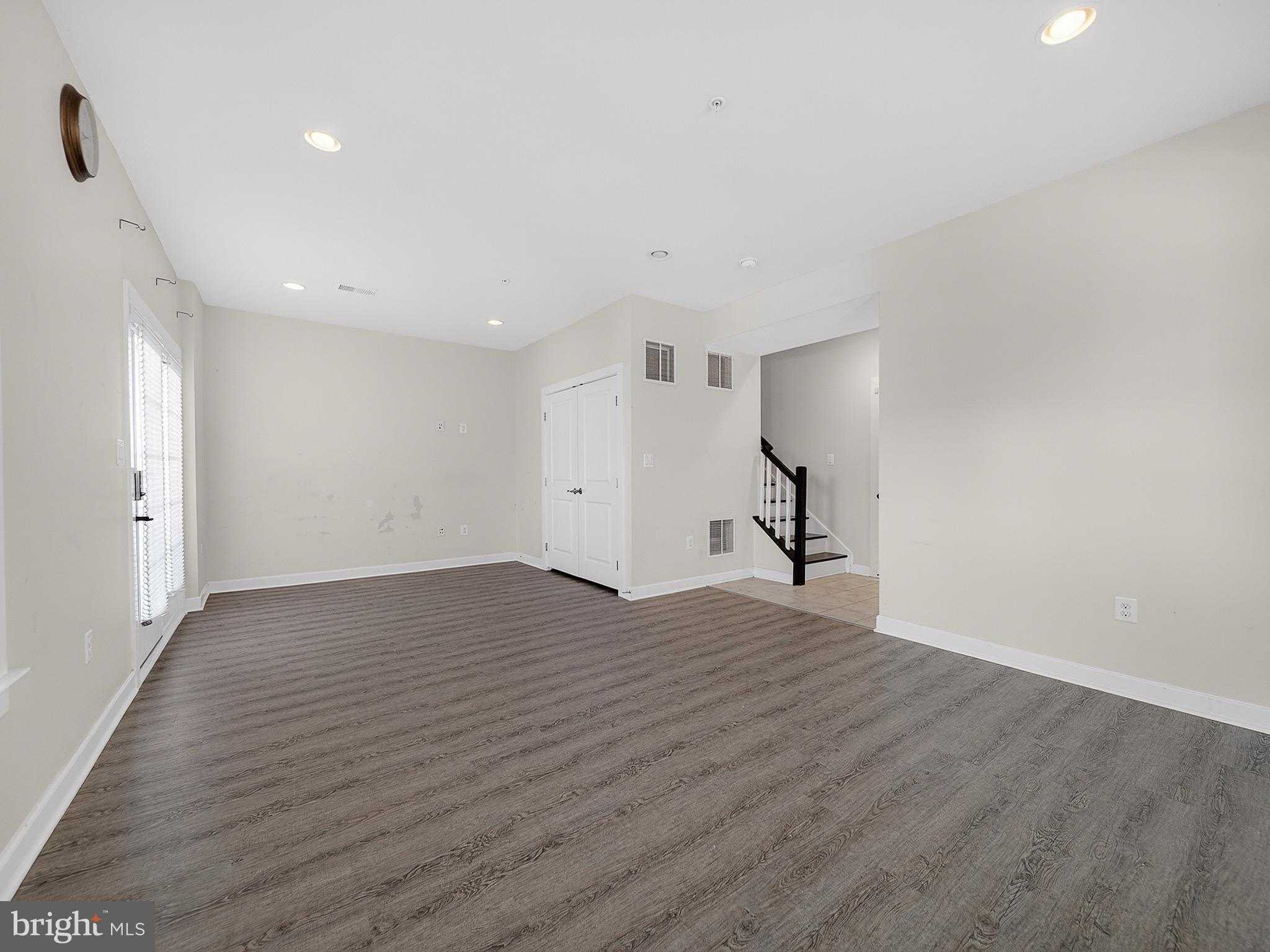 2914 Middleham CT photo 37