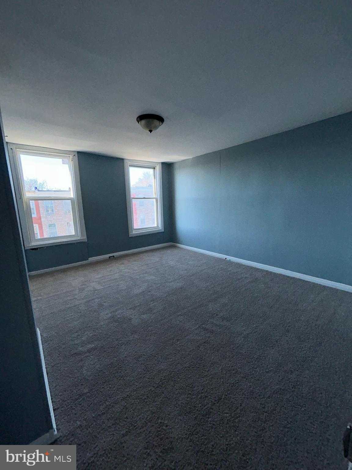 337 S Mount St photo 12