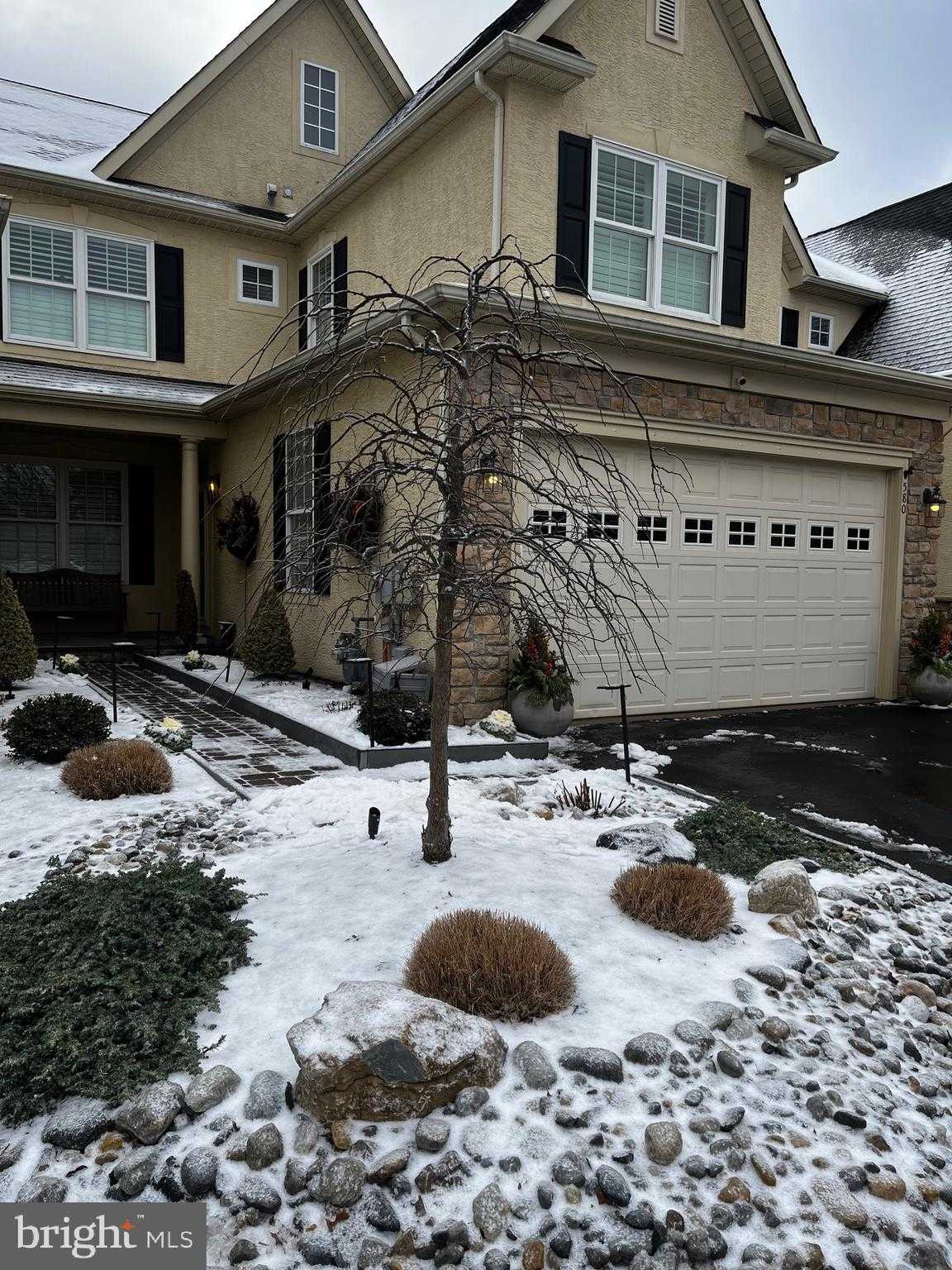 580 Farmdale Cir photo 2