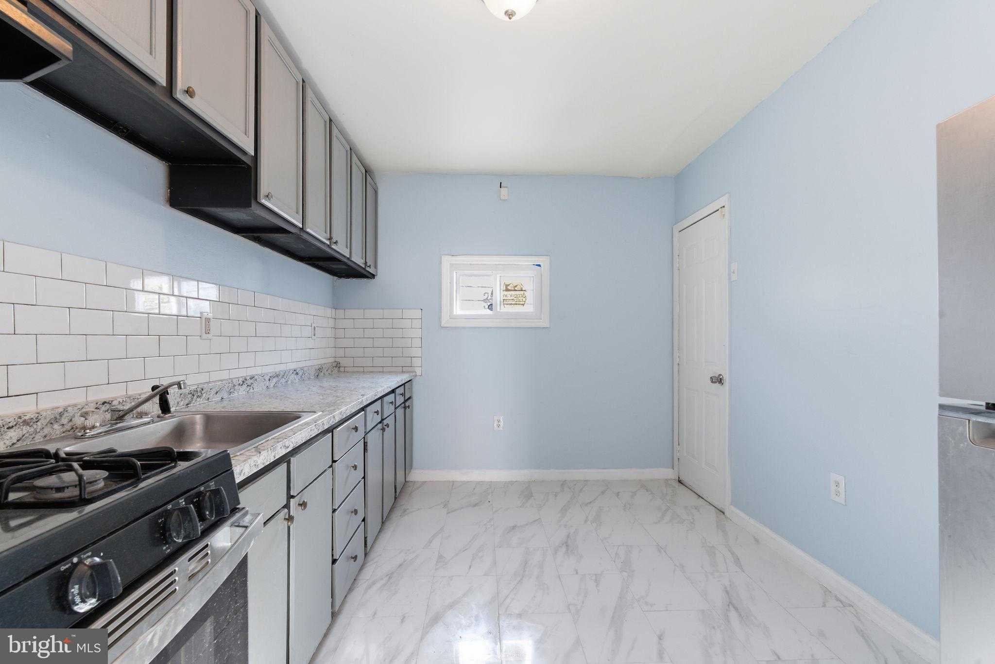 2236 W Firth St photo 10