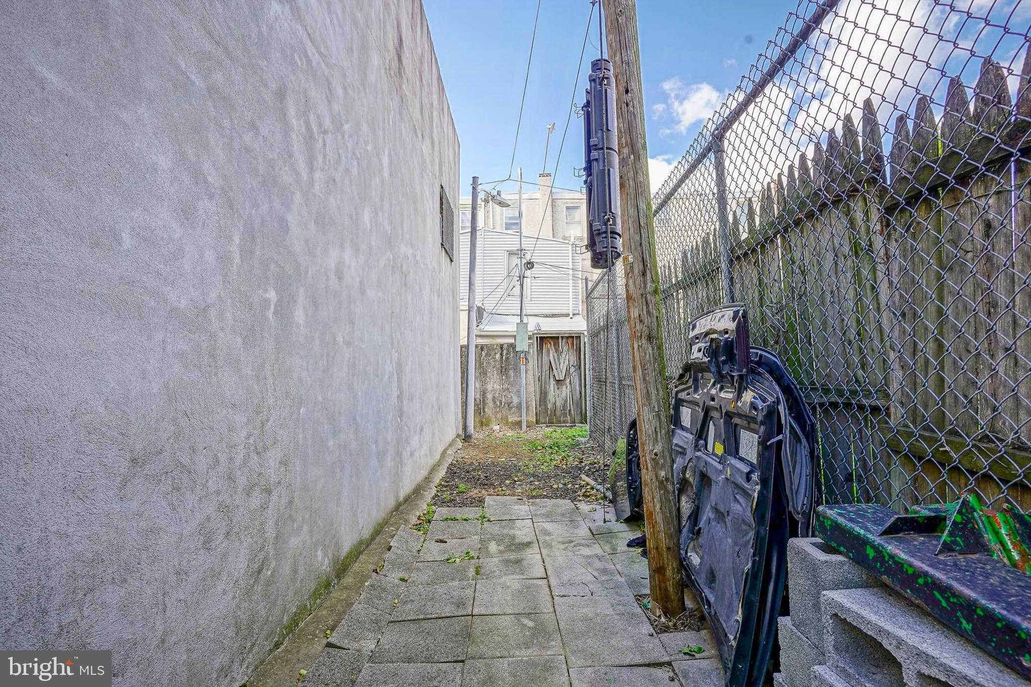 2005 E Sergeant St # 07 photo 30