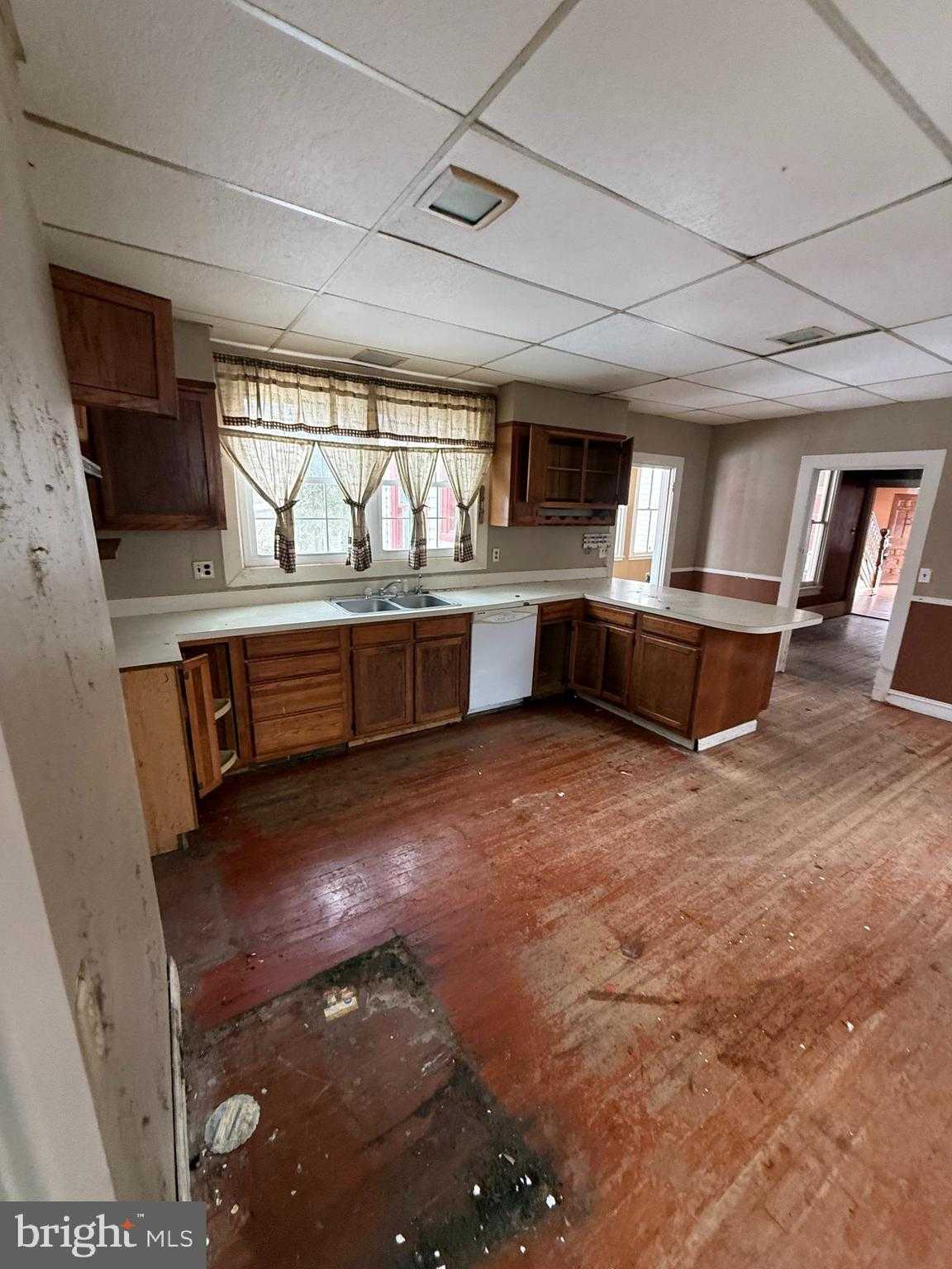 22060 Main St photo 12