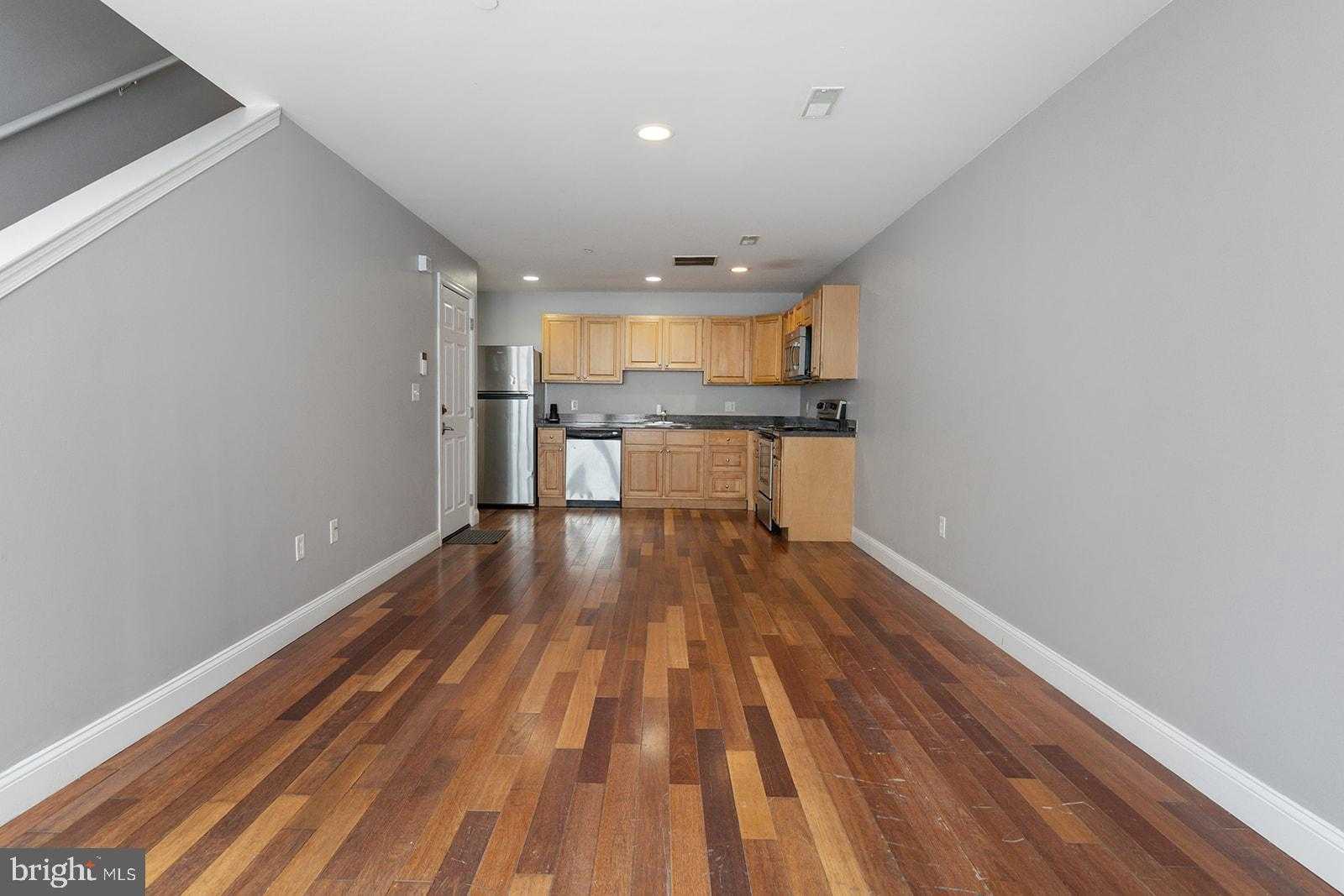 1940 N Gratz St photo 34