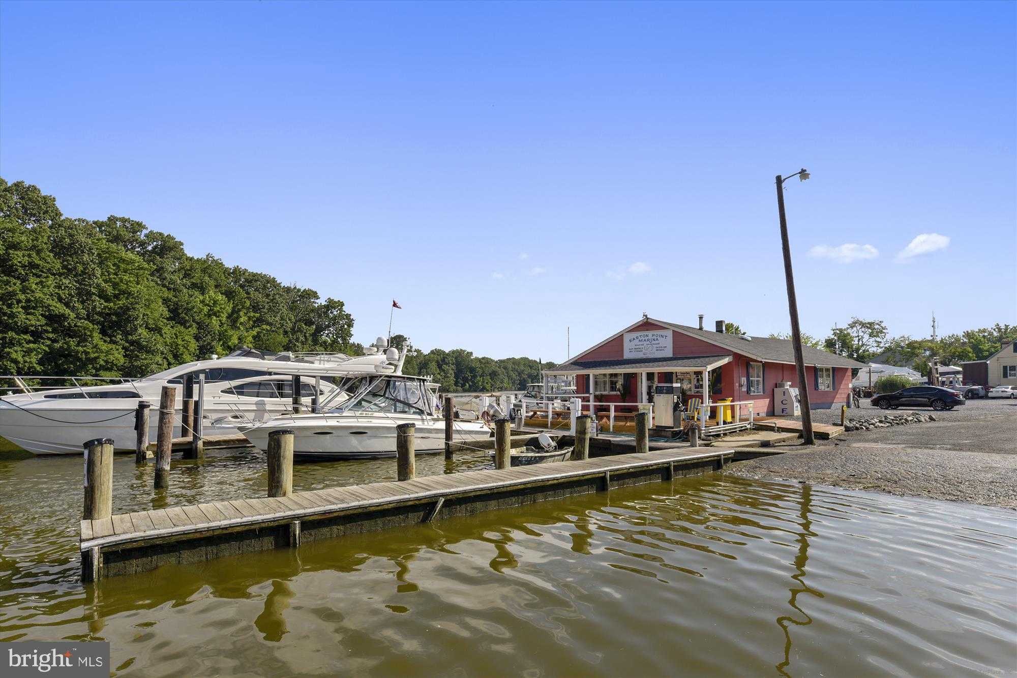 607 North St photo 31