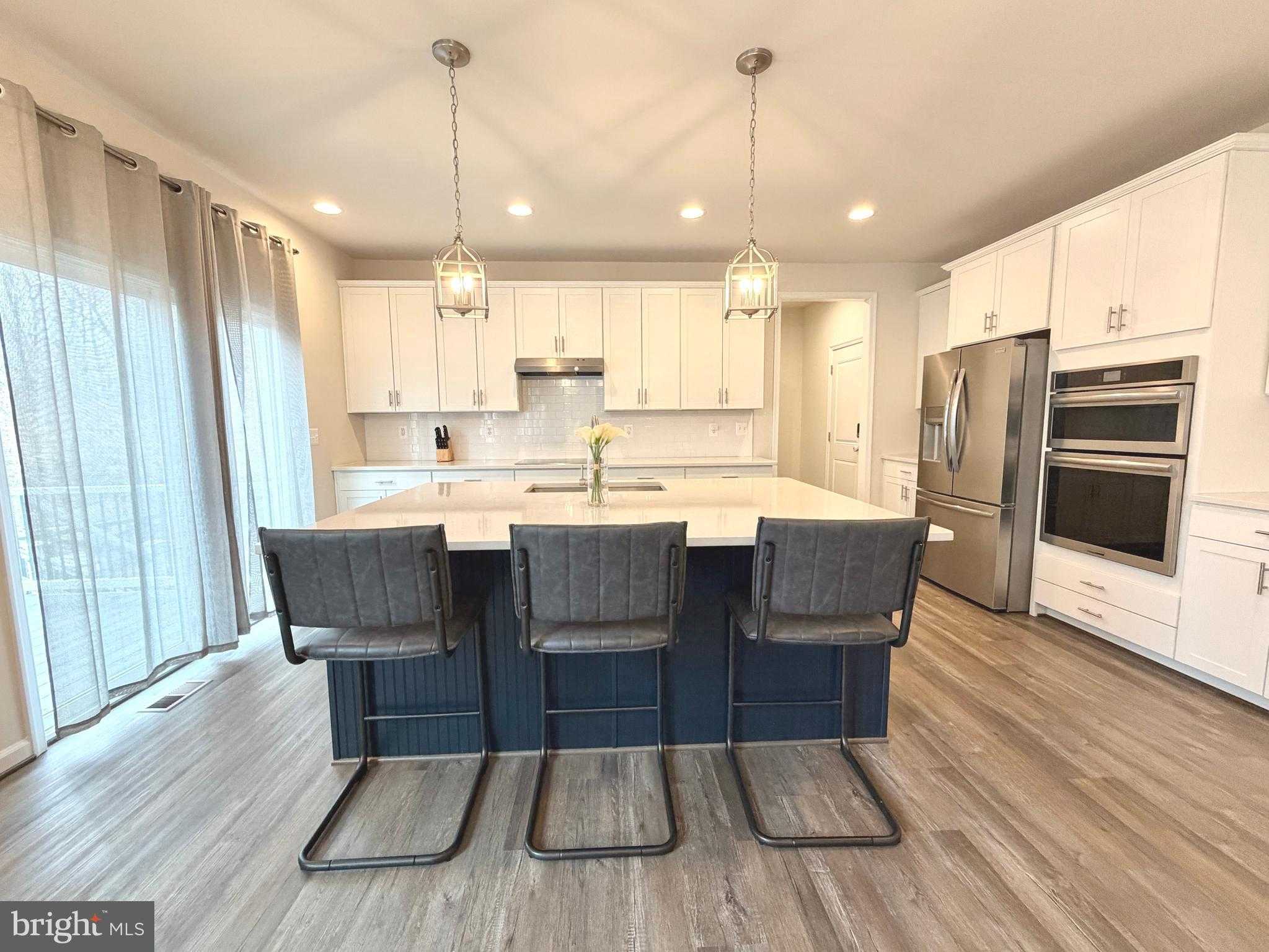 8028 Ashford Dr photo 16