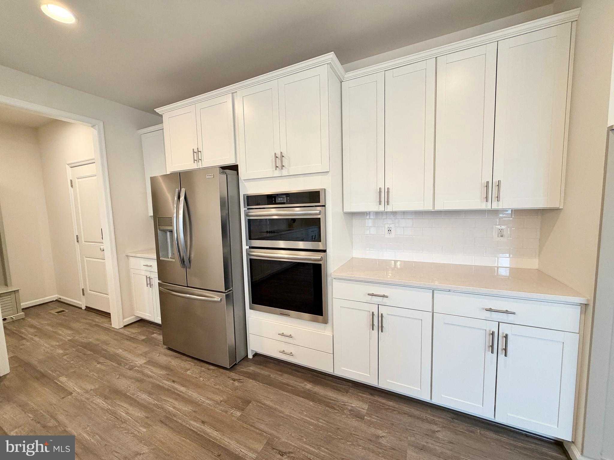 8028 Ashford Dr photo 19