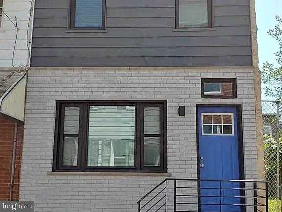 2215 S Mildred St photo 2