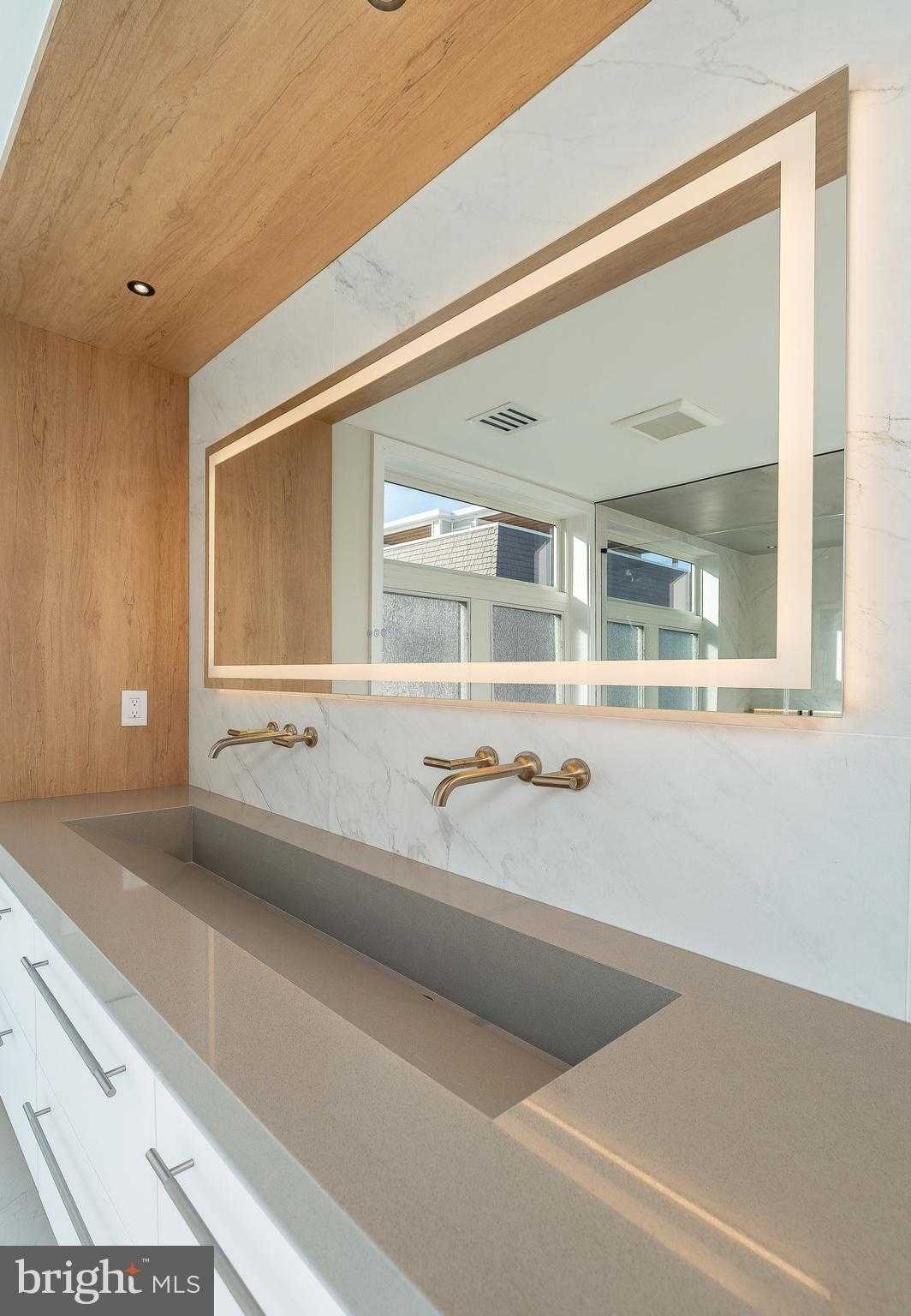 250 Gates St photo 52